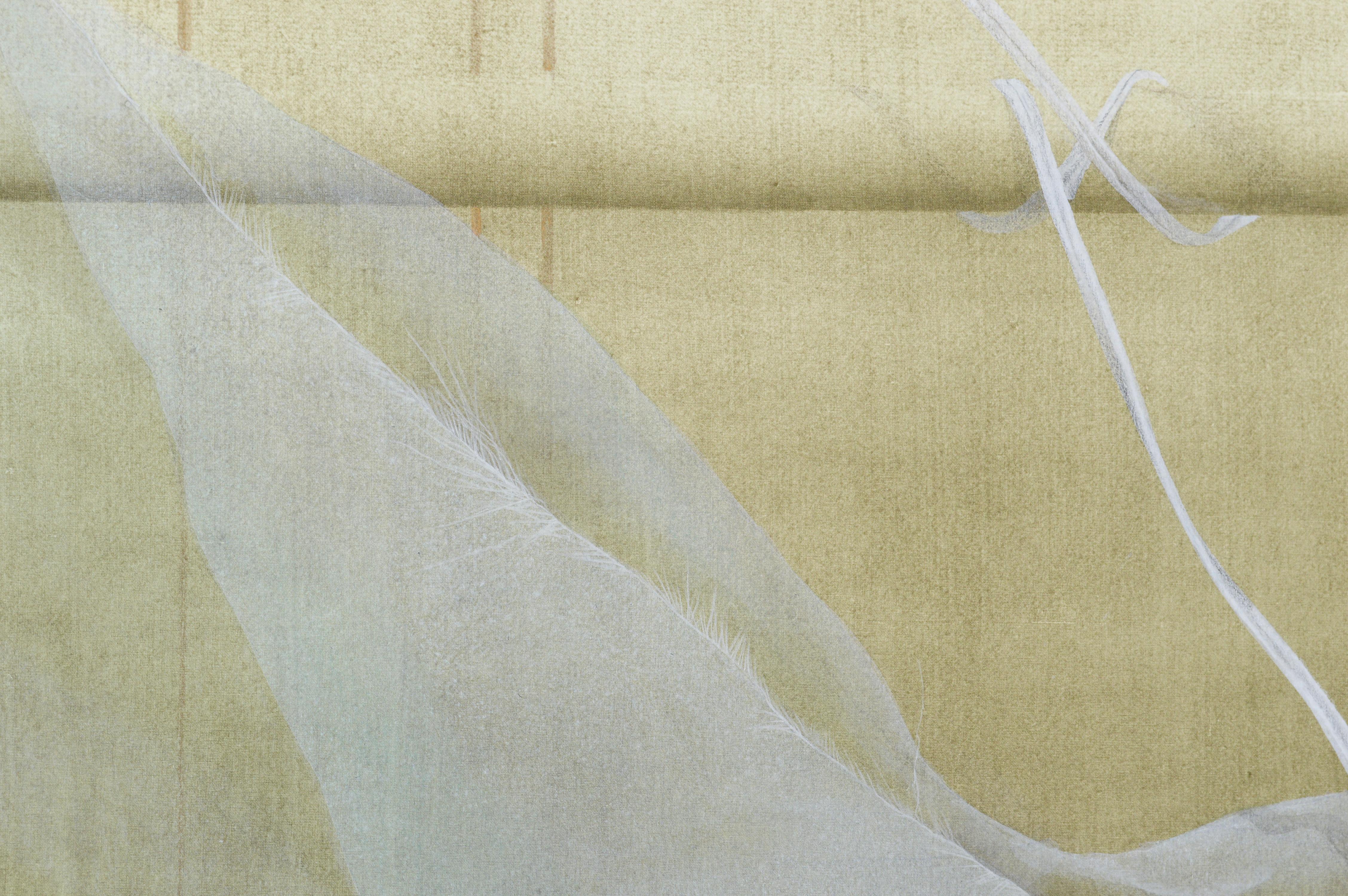 Weiße Spitze und Bänder Lichtdruck (Grau), Abstract Painting, von Patricia A Pearce