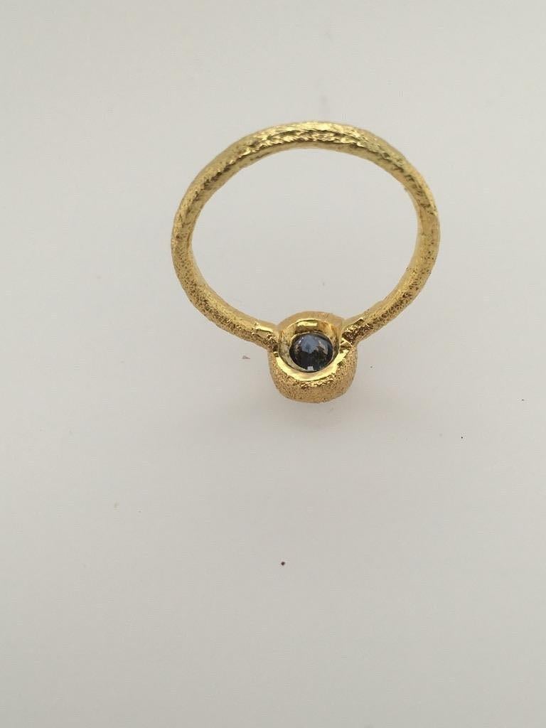 Women's PATRICIA DAUNIS Ceylon Blue Sapphire Set in Hand-textured Gold Atuik Ring  For Sale
