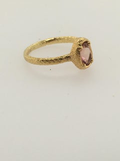 PATRICIA DAUNIS Oval Peach Tourmaline, Set in 18k Hammered YG Stacking Ring