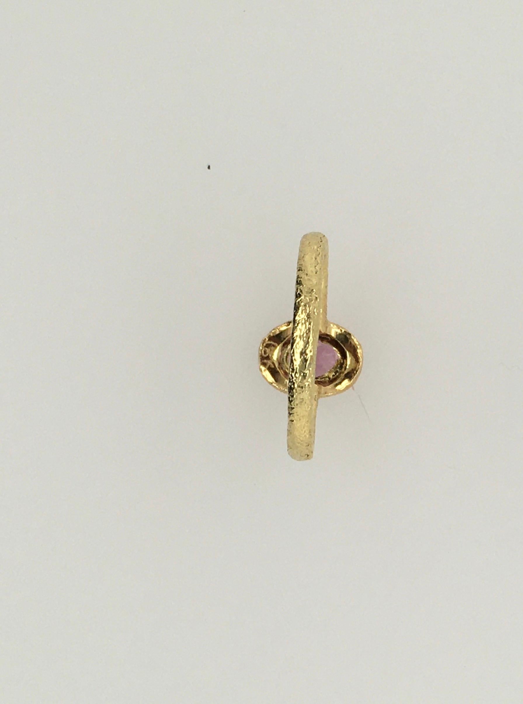 Women's Patricia Daunis Hammered Yellow Gold with Oval Rose Pink Rhodolite Garnet Ring For Sale