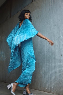 Patricia Lester 'Fortuny', abito plissettato Hand Made unico nel suo genere, di colore turchese