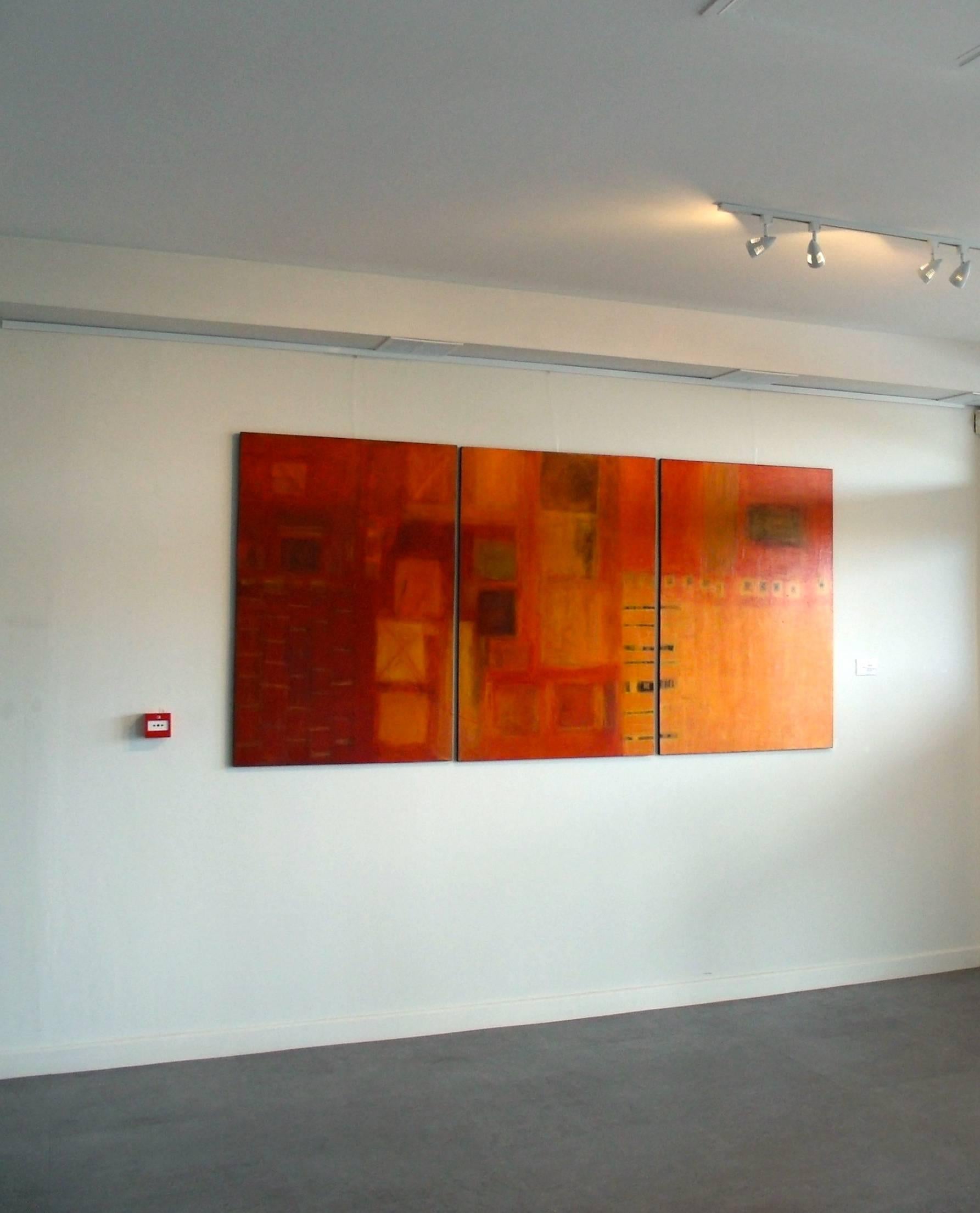 Armoniche. Trittico astratto contemporaneo di grandi dimensioni - Painting di Patricia McParlin