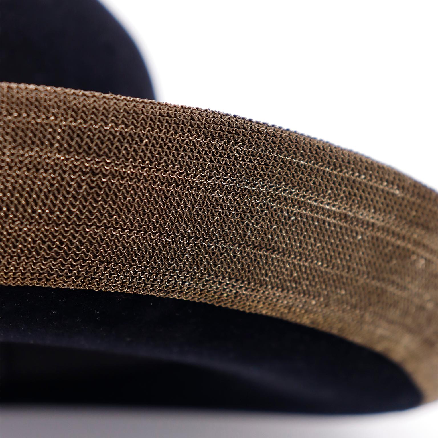Patricia Underwood - Chapeau en laine noir vintage avec bordure métallique dorée et bronze, années 1990 en vente 2