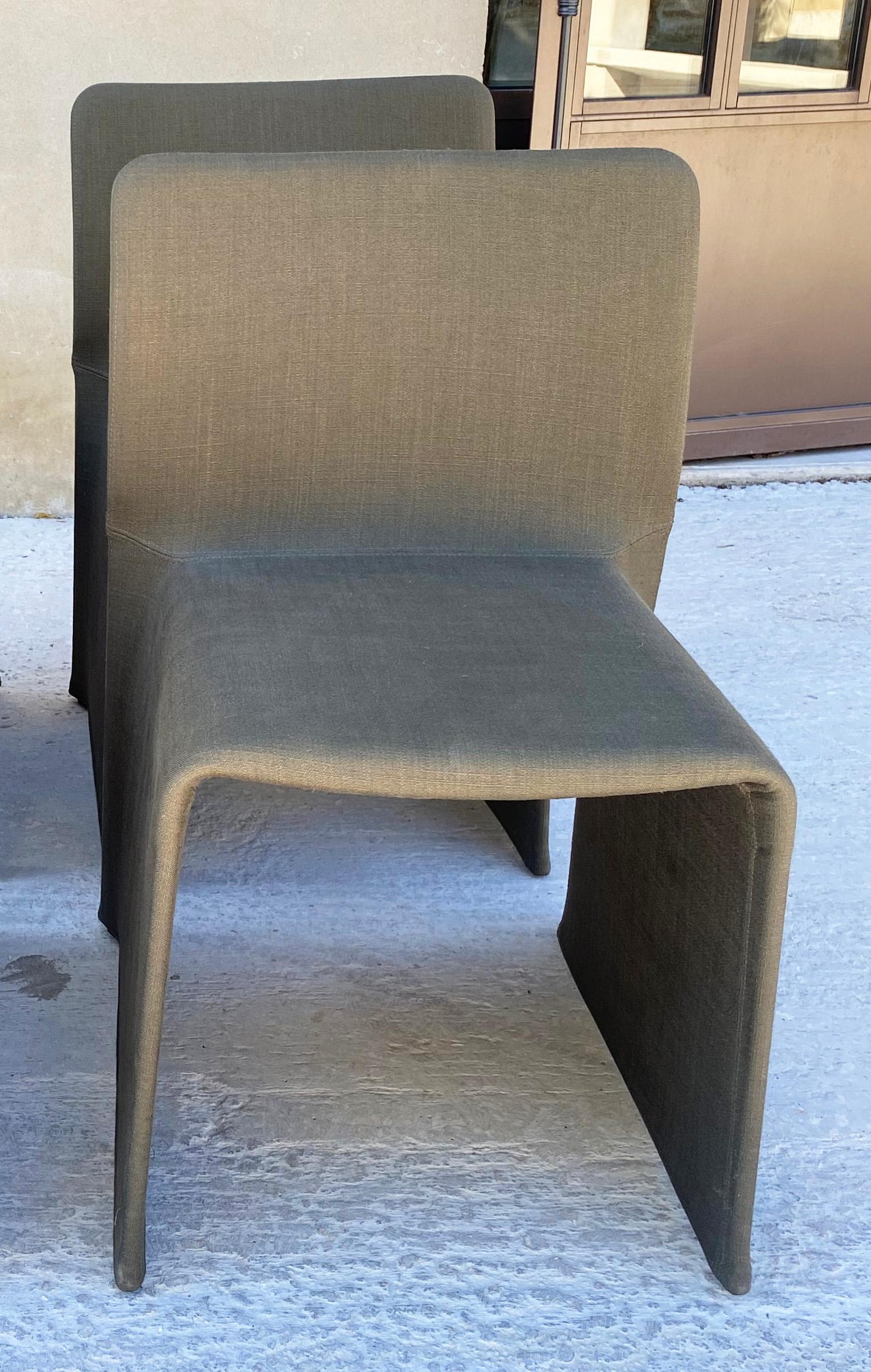 Patricia Urquiola
4 Handschuh-Stühle 
Molteni-Ausgabe
Metall/Trikot 
Abnehmbare Bezüge 
L 52 x T 51 x H 79 cm

1.050 € für 4 
8 verfügbar 