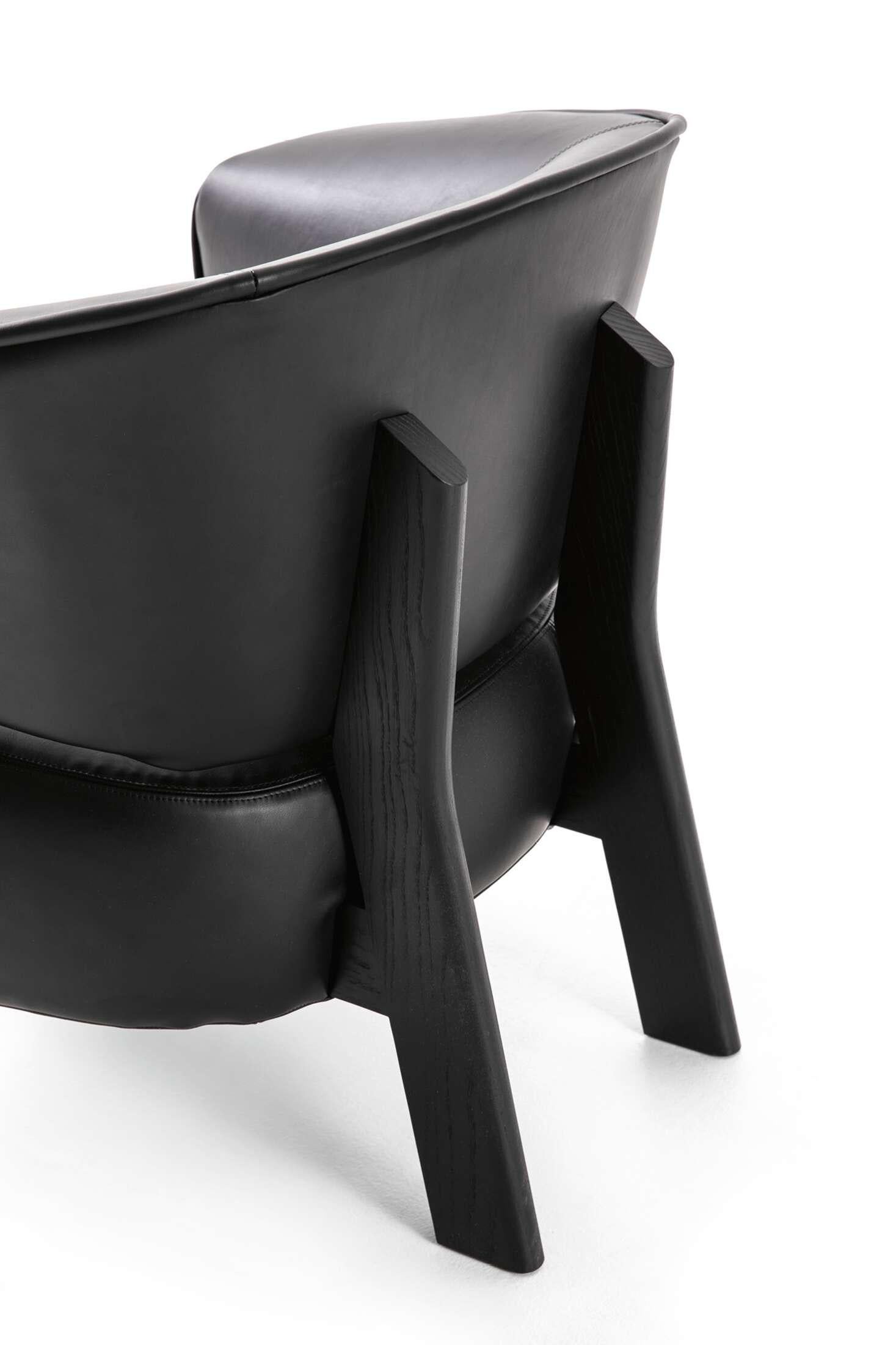 Tessuto Patricia Urquiola 'Back-Wing Armchair' per Cassina, Italia in blu, rosso o marrone in vendita