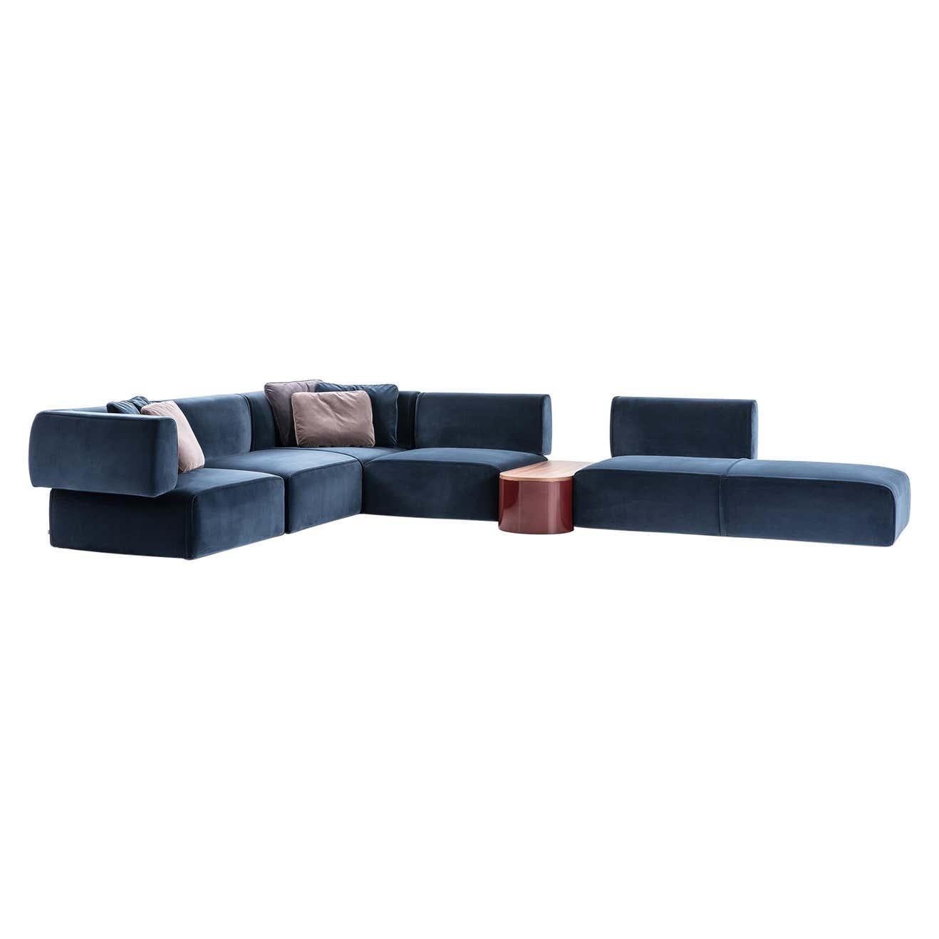 Patricia Urquiola 'Bowy' Modular Sofa with Low Table, Foam and Fabric by Cassina In New Condition For Sale In Barcelona, Barcelona