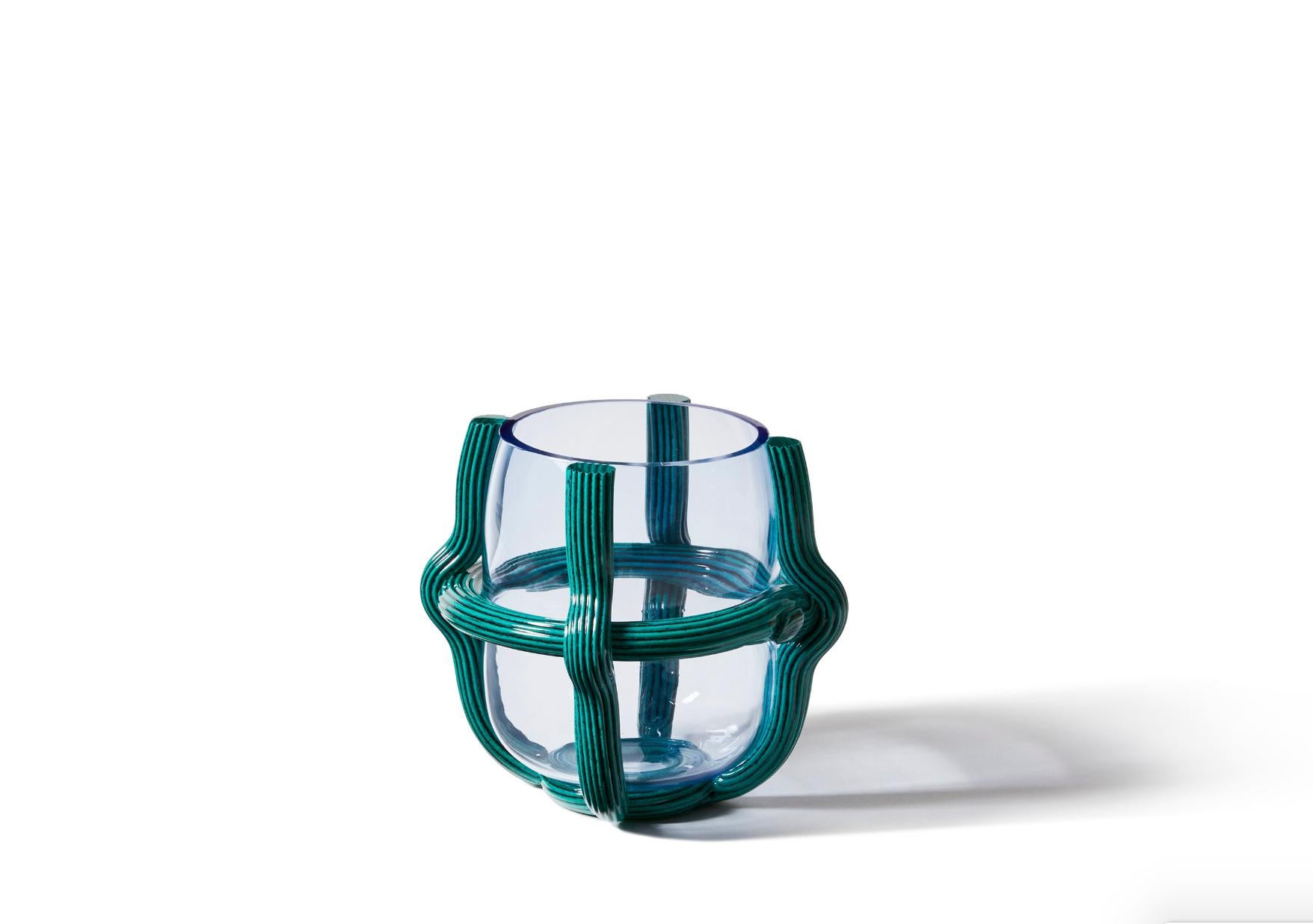 Vasi Sestiere di Patricia Urquiola per Cassina 

Una collezione di vasi contemporanei che conserva e interpreta la quintessenza dell'eredità veneziana. Sestiere perpetua la lavorazione tradizionale del vetro e la reinterpreta in modo creativo in un