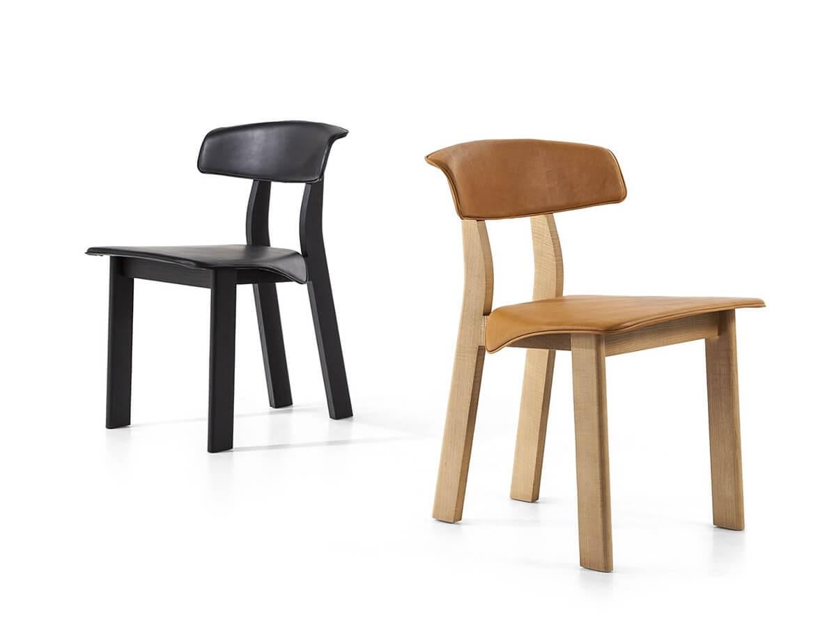 Patricia Urquiola Satz mit zwei Rückenlehnenstühlen für Cassina (Moderne der Mitte des Jahrhunderts) im Angebot