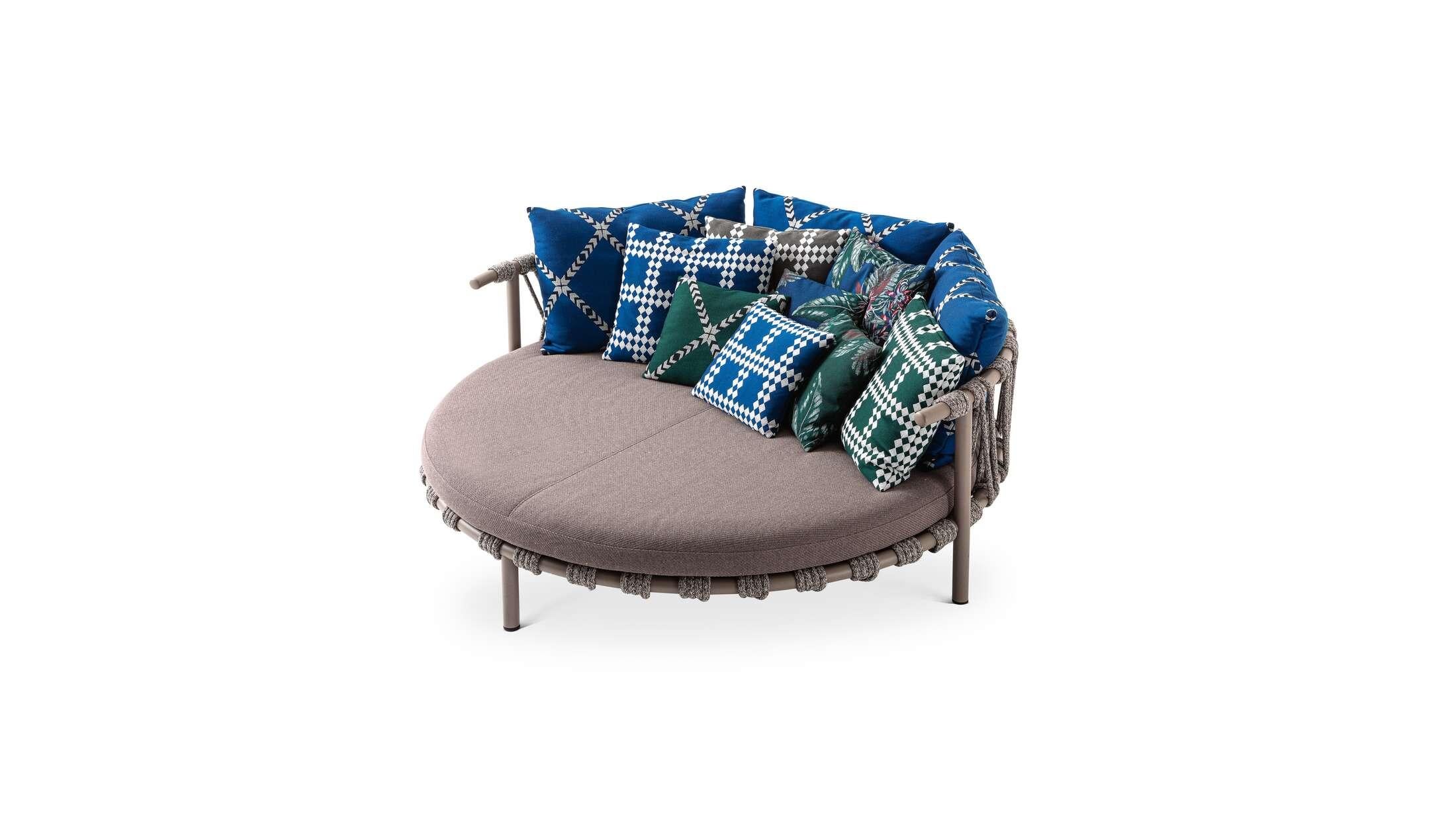 Italian Patricia Urquiola 'Trampoline' Outdoor Sofa in light gray for Cassina Italy, new For Sale