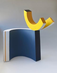 Oiseau de Patricia Volk, sculpture abstraite en céramique peinte, jaune, bleu