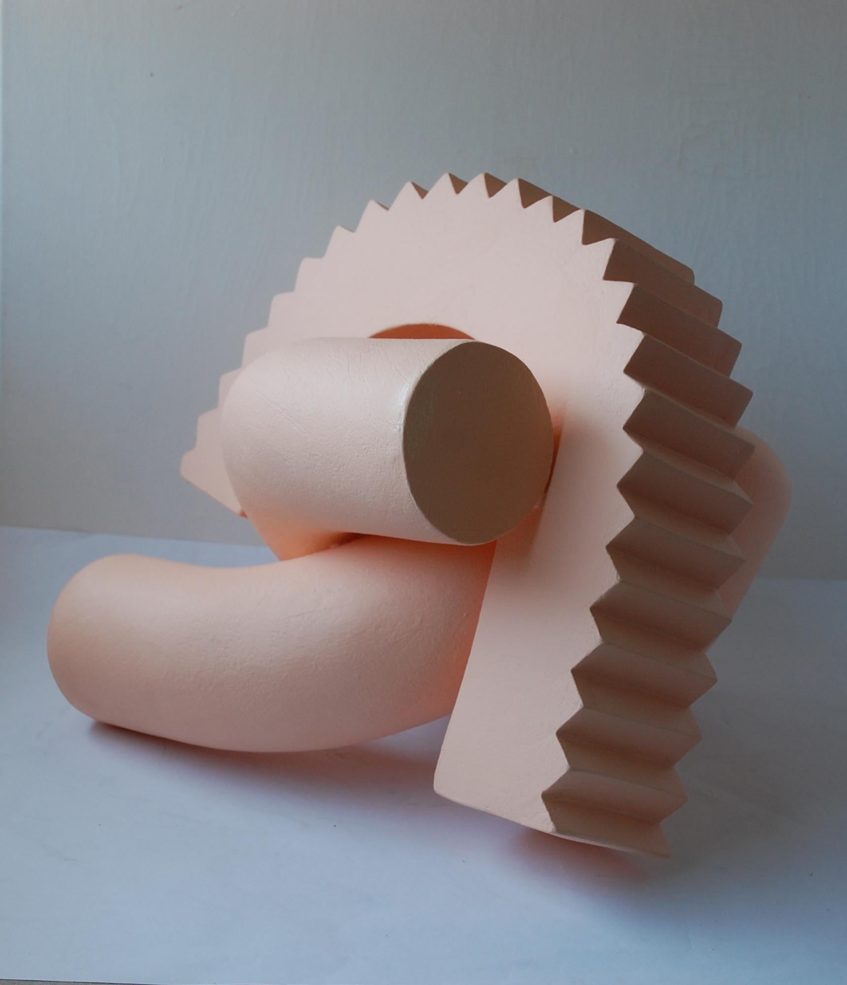 Cog (Naples) von Patricia Volk – Abstrakte Keramikskulptur, gemalter Ton, Pastell im Angebot 3