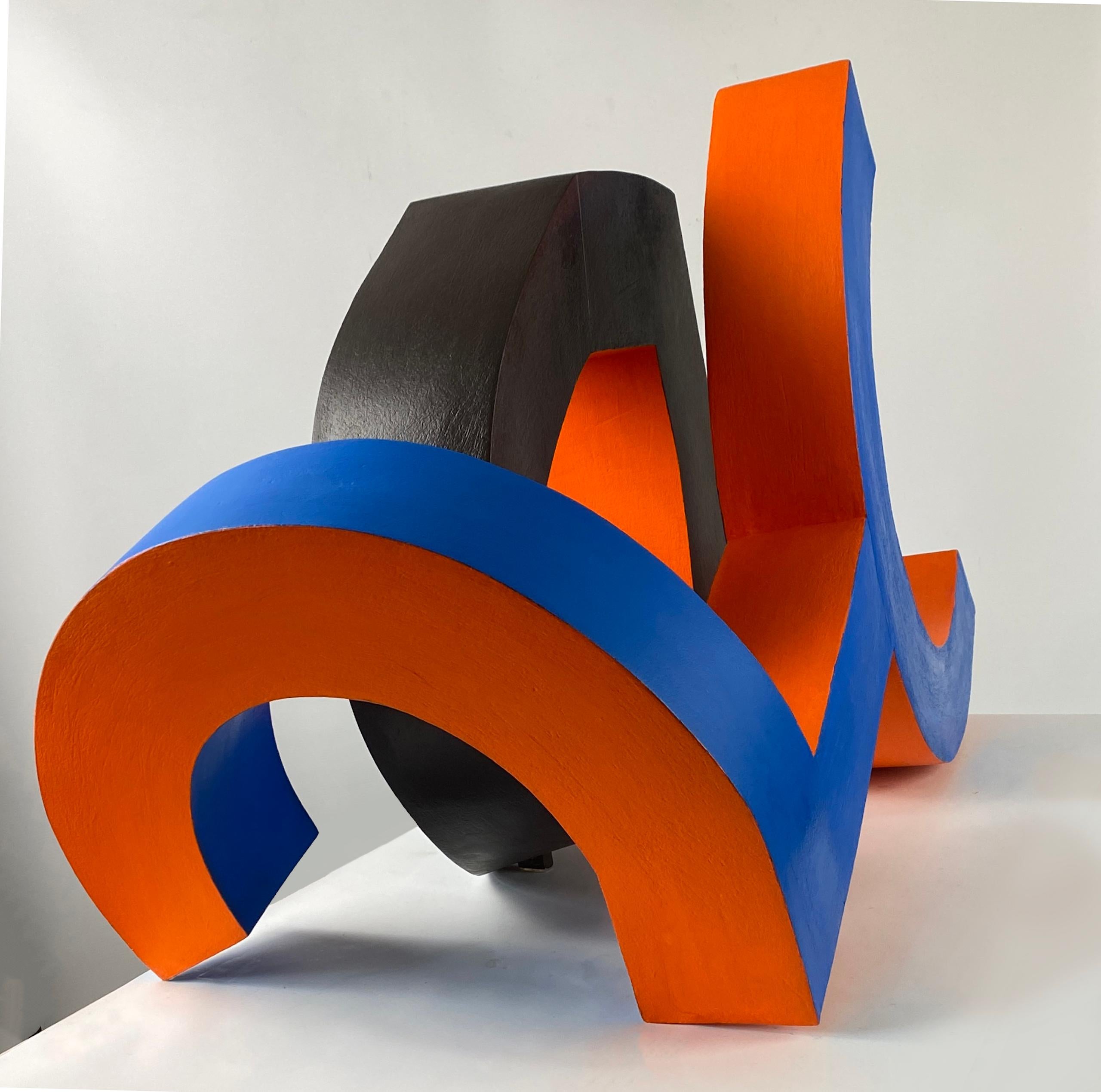 Konstruktion (2) von Patricia Volk – Abstrakte Keramikskulptur, gemalter Ton im Angebot 3