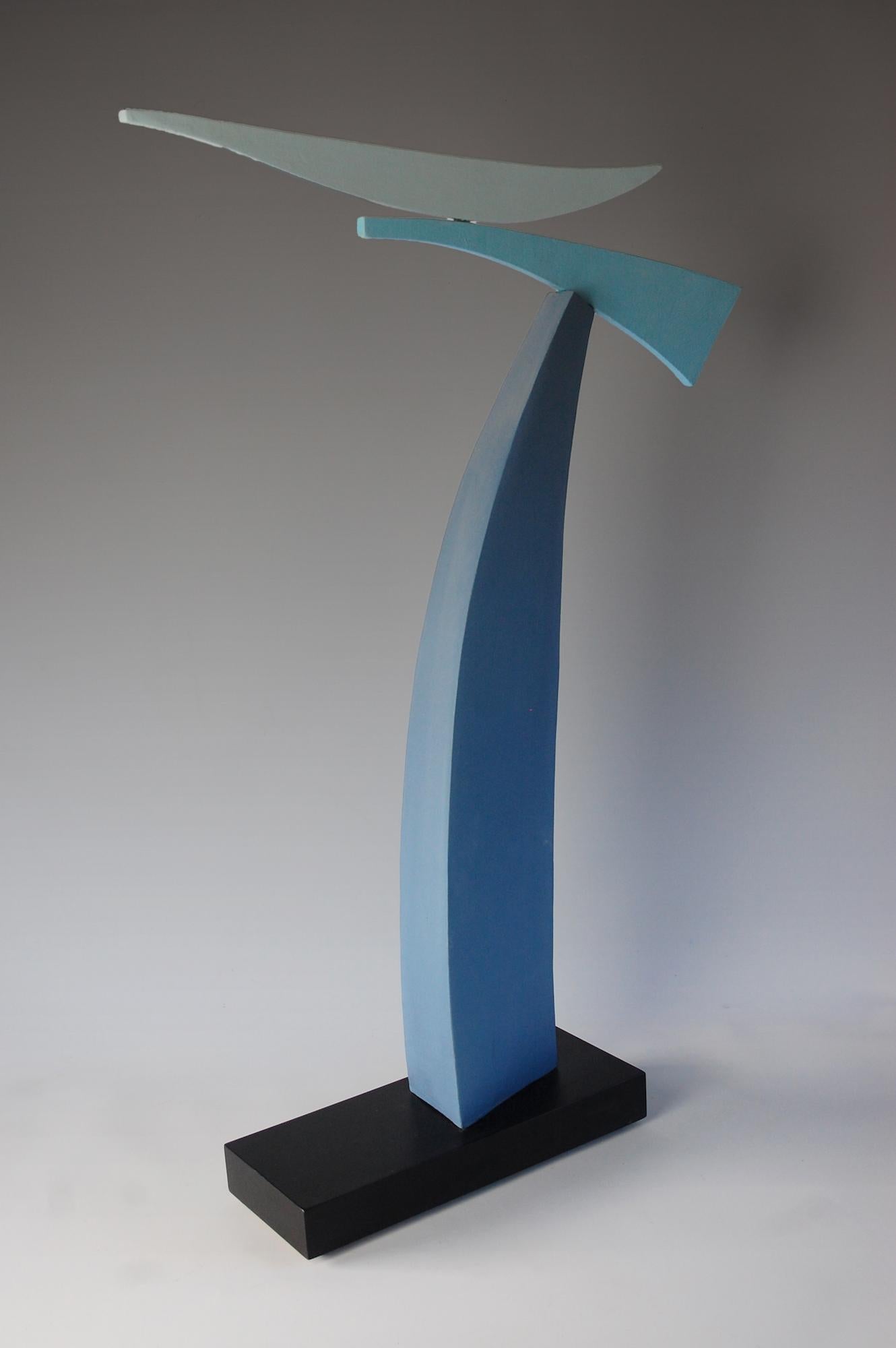Coux de Patricia Volk - Escultura abstracta de cerámica, arcilla pintada, dinámica, azul en venta 2