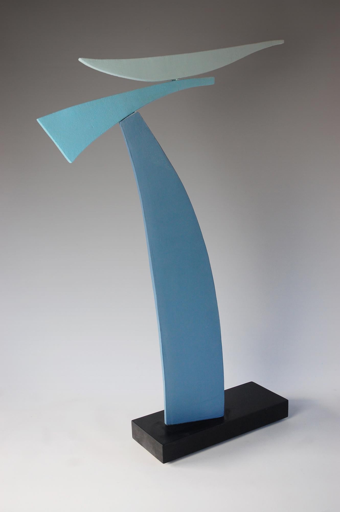 Coux de Patricia Volk - Escultura abstracta de cerámica, arcilla pintada, dinámica, azul en venta 3