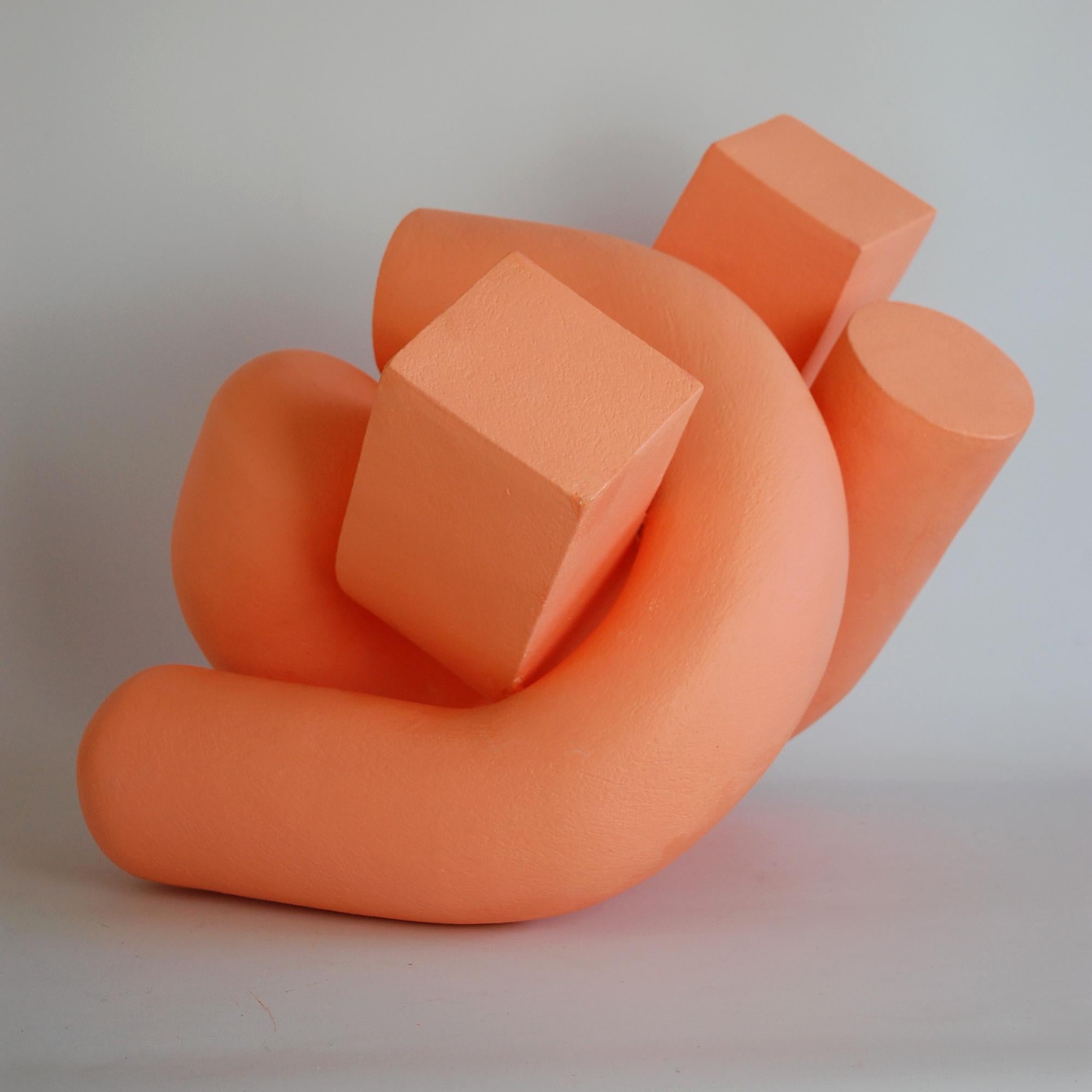 Abrazo (Albaricoque) de Patricia Volk - Escultura abstracta de cerámica, naranja, viva en venta 6