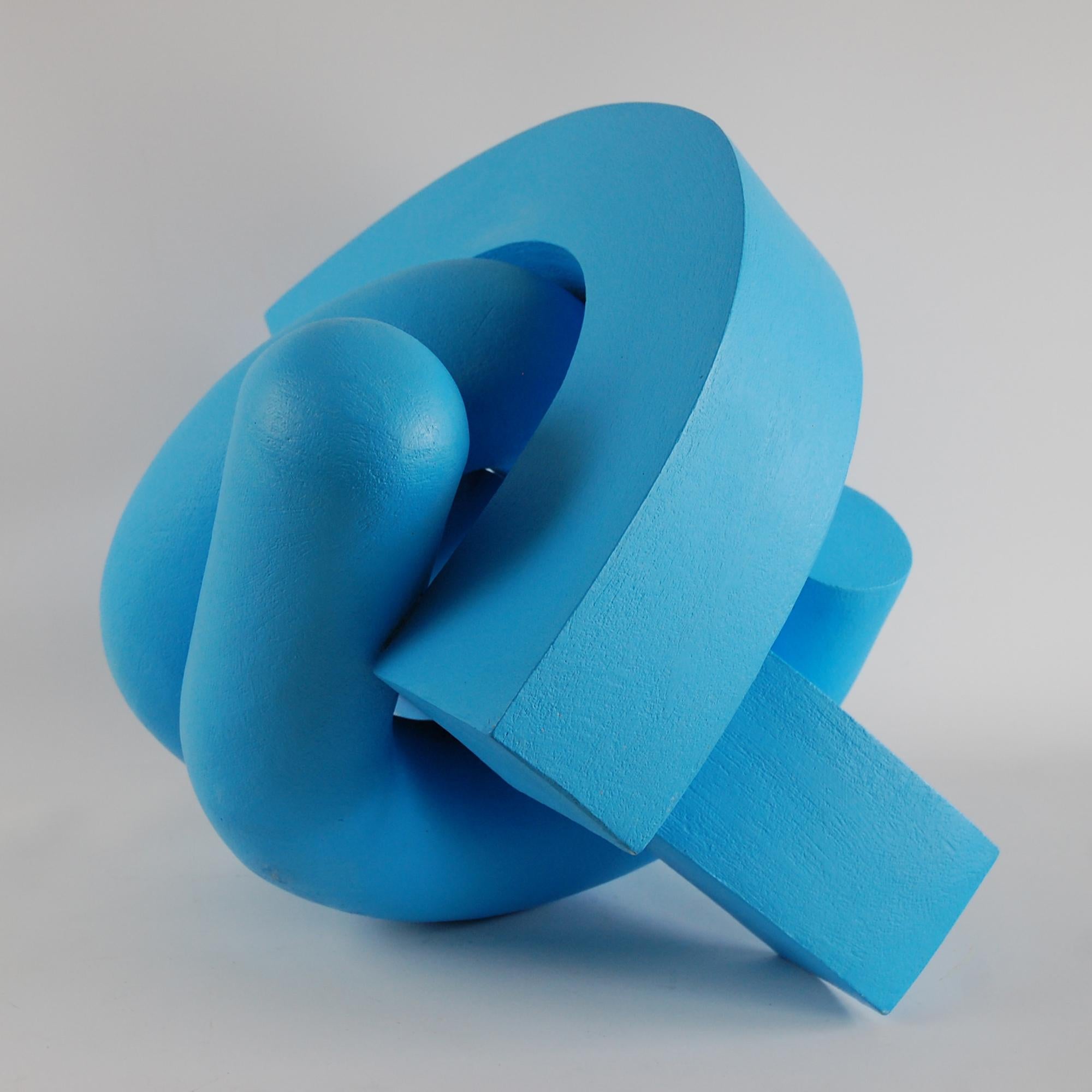 Embrace (Light Blue) de Patricia Volk - Sculpture abstraite en céramique, bleue, vive en vente 4