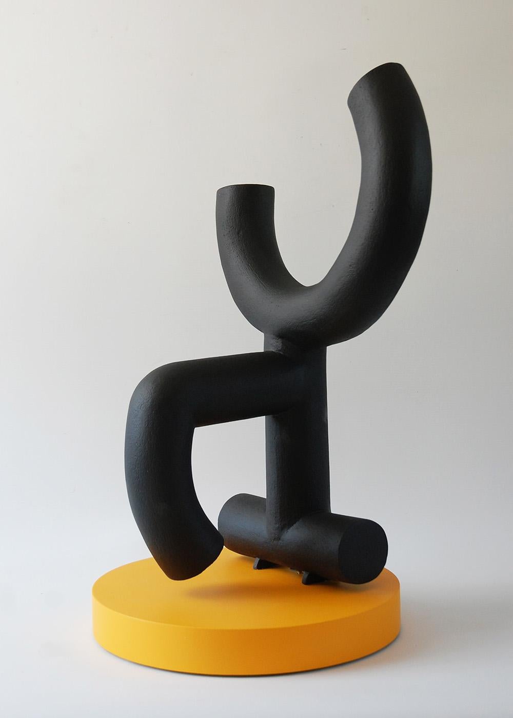 Schlüssel von Patricia Volk - Abstrakte Keramikskulptur, schwarz und gelb im Angebot 2
