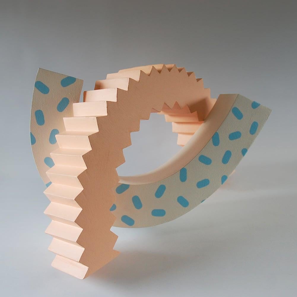 Opposite de Patricia Volk - Sculpture céramique abstraite, argile peinte, pastel en vente 2