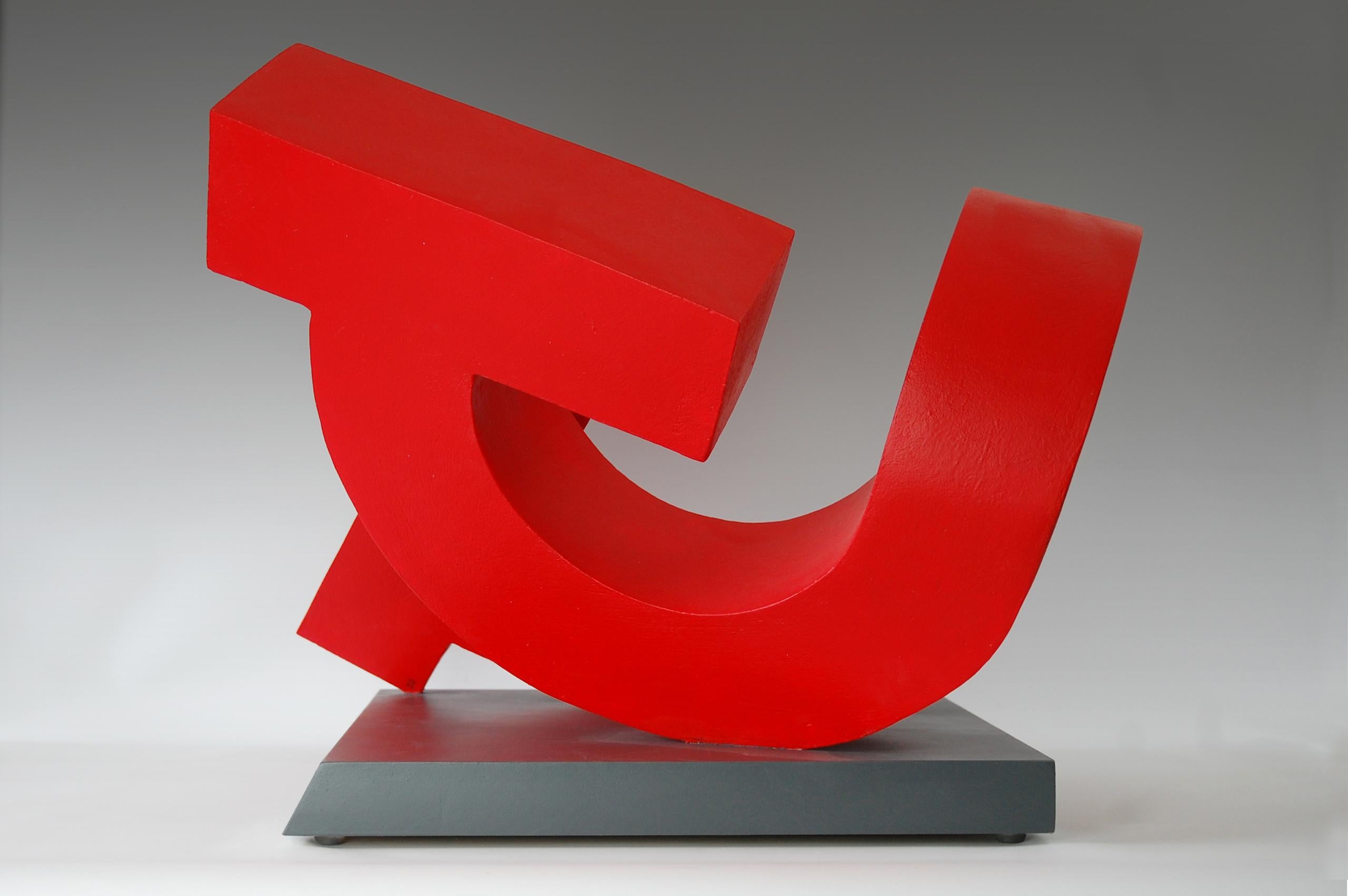 Pivot de Patricia Volk - Escultura abstracta de cerámica, arcilla pintada, dinámica, roja en venta 2