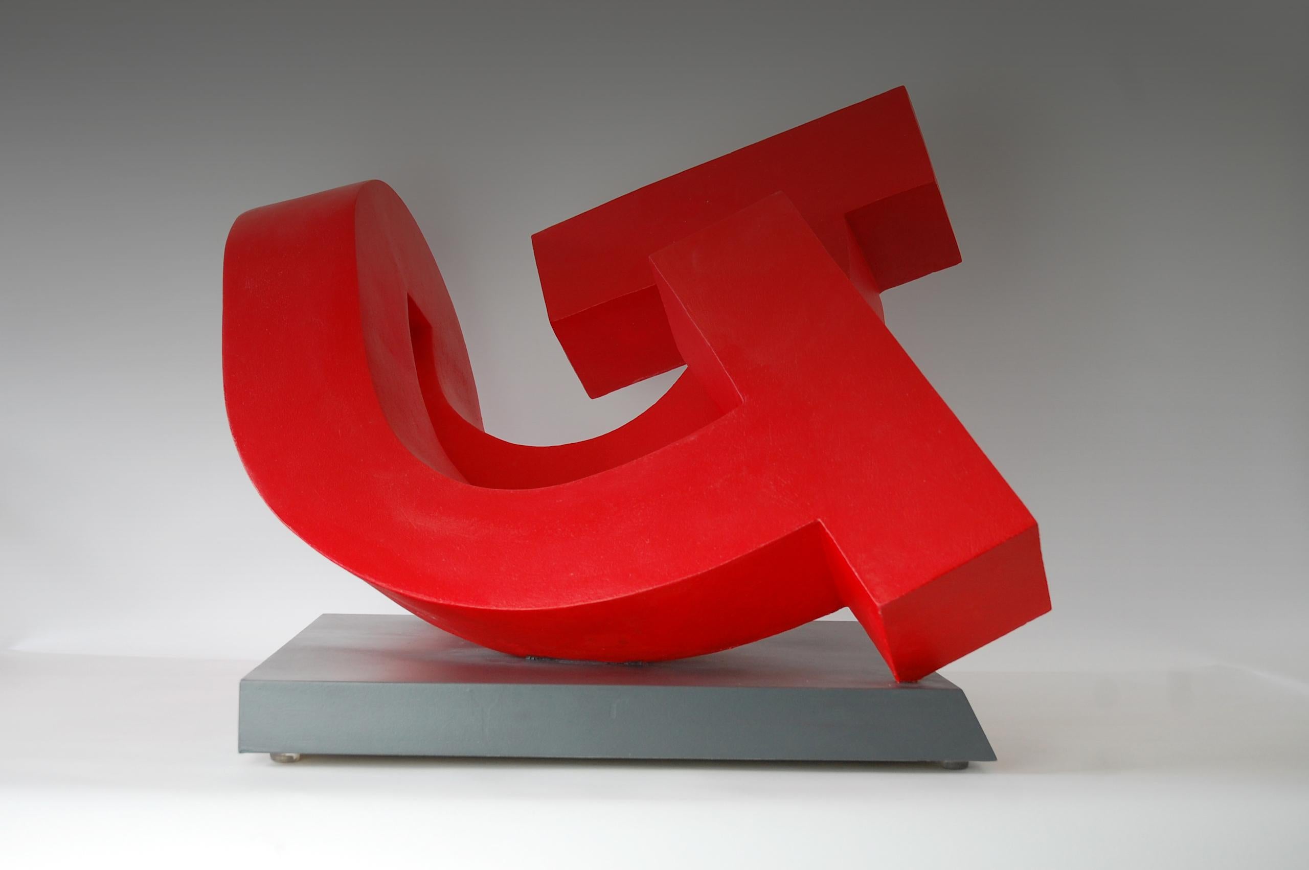 Pivot de Patricia Volk - Escultura abstracta de cerámica, arcilla pintada, dinámica, roja en venta 4