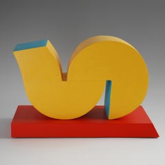 Quadrant von Patricia Volk - Abstrakte Keramikskulptur, bemalter Ton