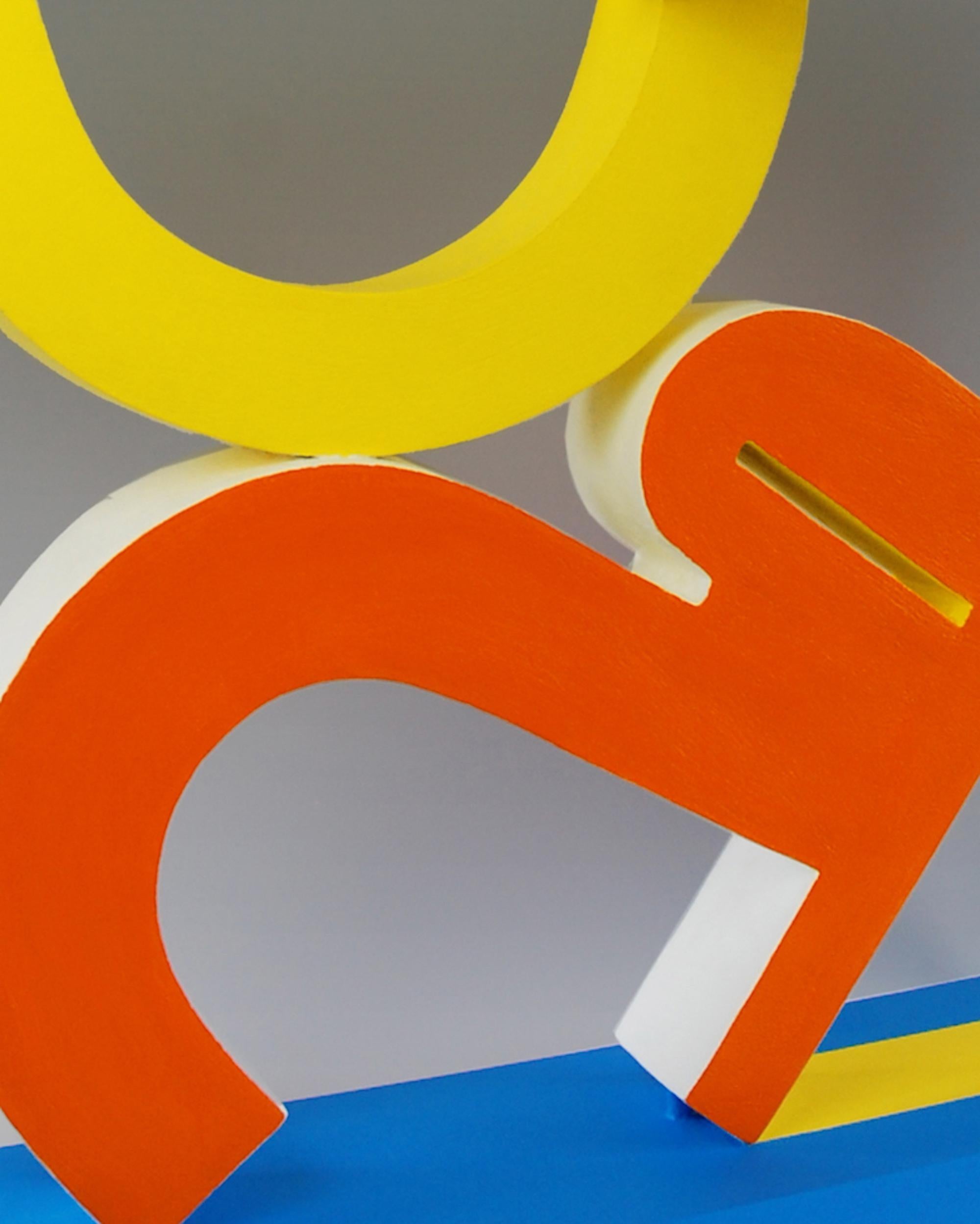 Balancín de Patricia Volk - Escultura abstracta de cerámica, arcilla pintada, dinámica, roja en venta 4