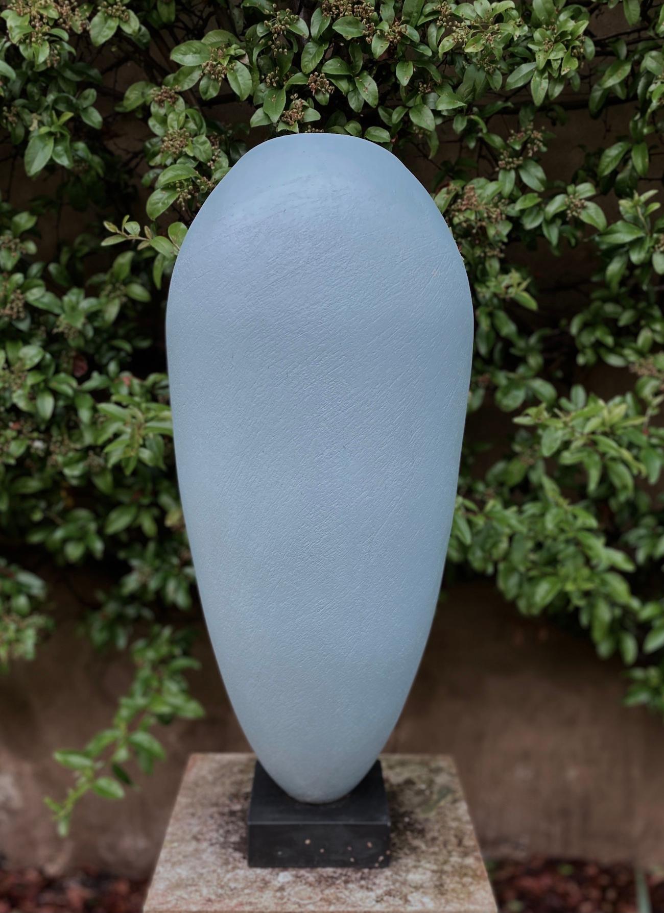 Source by Patricia Volk - Abstract ceramic sculpture, painted clay, outdoor 1