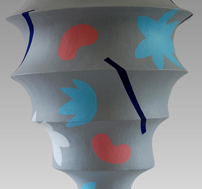 Twilight est une sculpture unique en terre cuite peinte montée sur granit de l'artiste contemporaine Patricia Volk, dont les dimensions sont 93 × 40 × 40 cm.
(36.6 × 15.7 × 15.7 in). 
La sculpture est signée et accompagnée d'un certificat