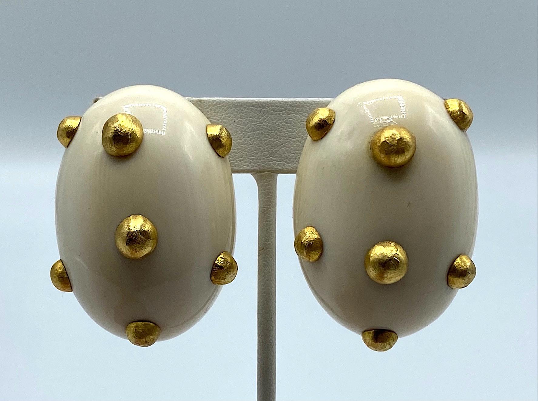 Patricia Von Musulin Large Oval Bone & Gold Vermeil Button Earrings In Good Condition In New York, NY