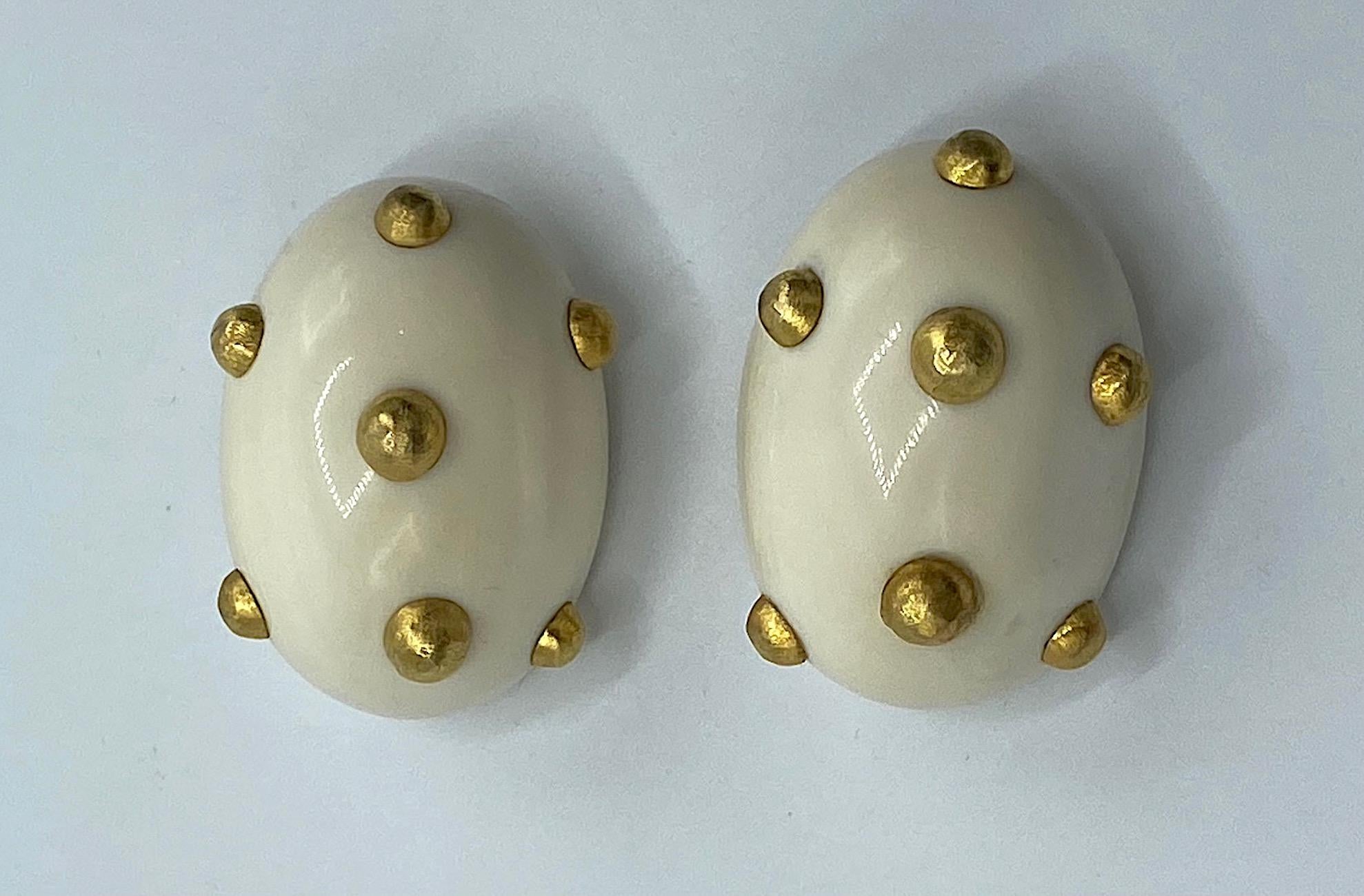 Women's Patricia Von Musulin Large Oval Bone & Gold Vermeil Button Earrings