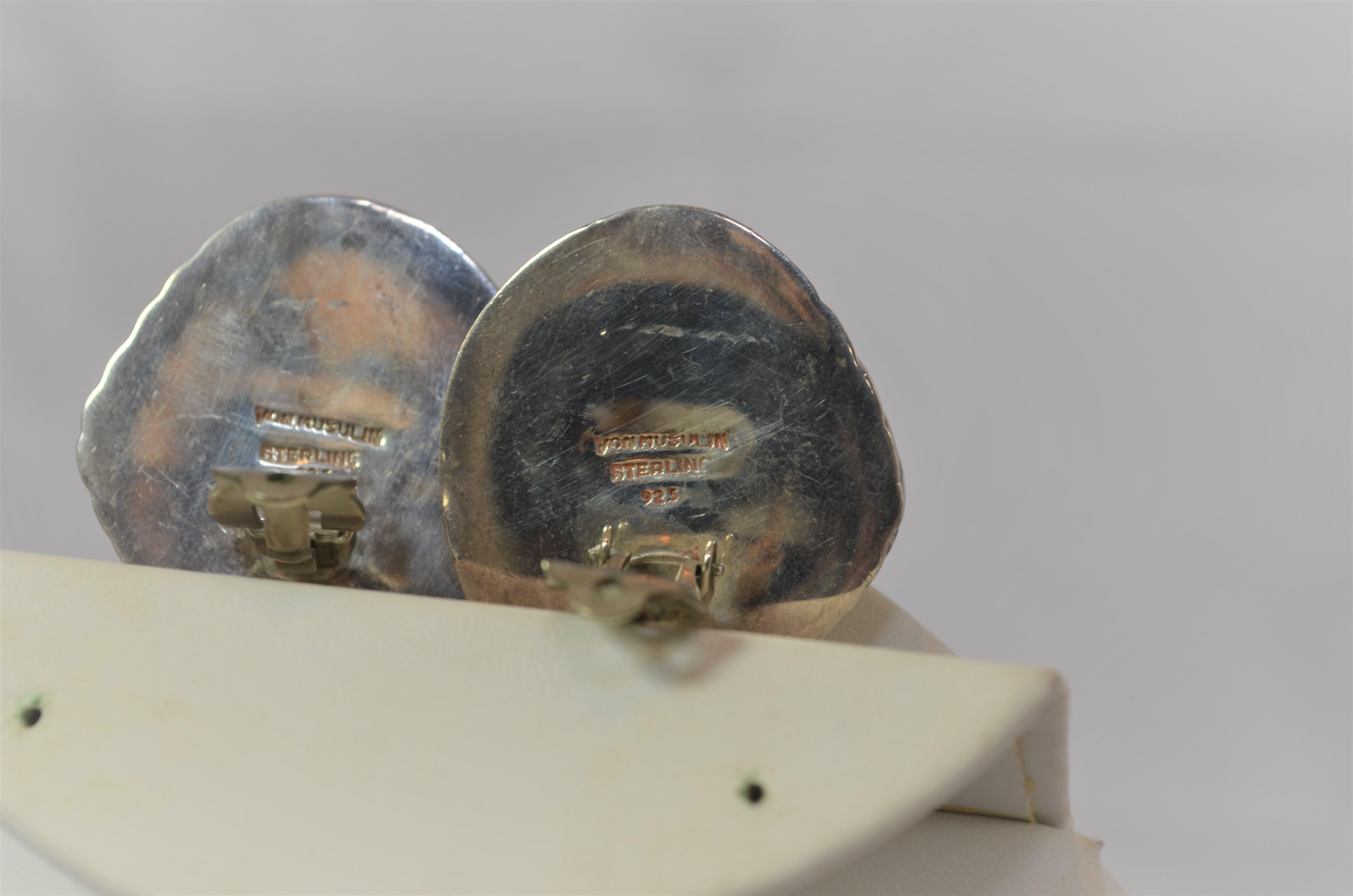 Patricia Von Muslin Signed Sterling Silver Shell Earrings In Excellent Condition For Sale In Carmel, CA