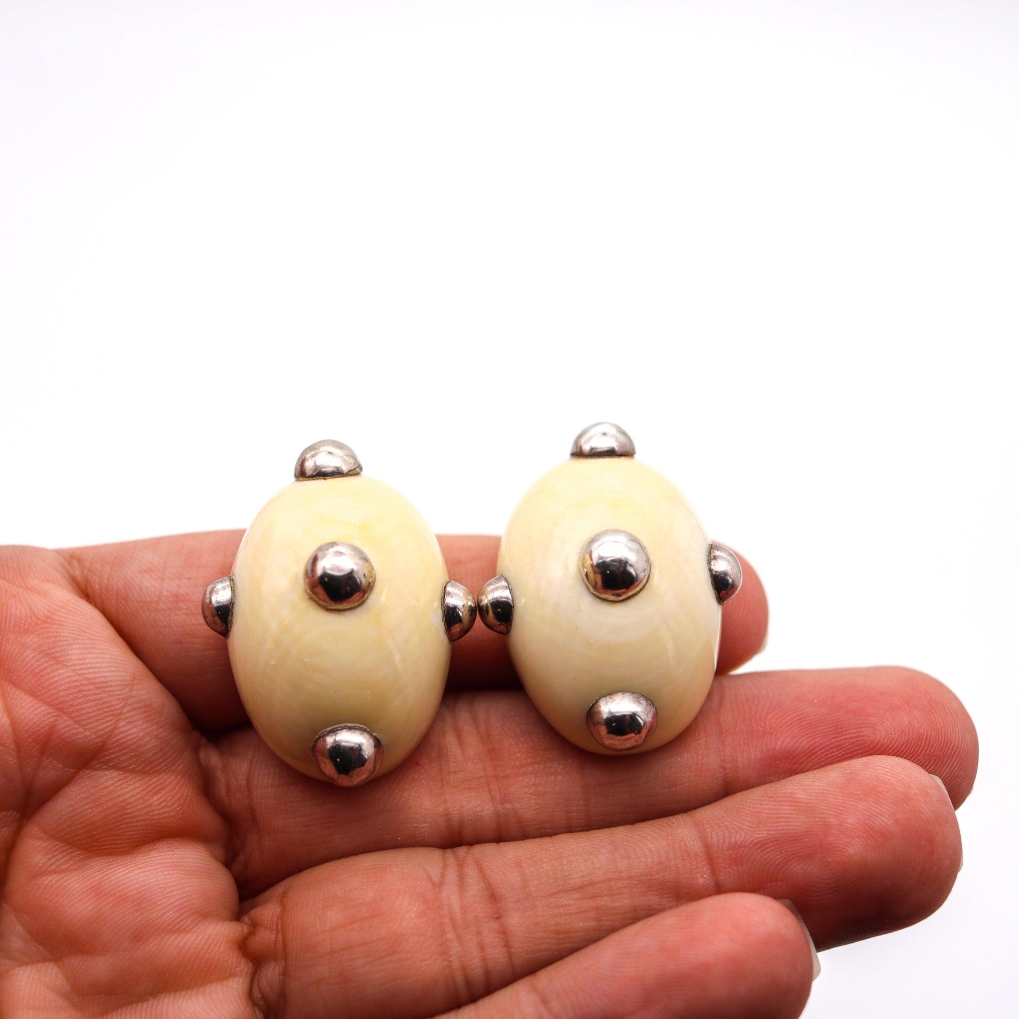 PATRICIA VON MUSULIN 1970 Modernist Clips Earrings Carved Ivory & .925 Sterling For Sale 3