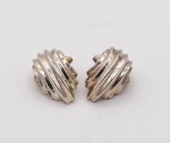 PATRICIA VON MUSULIN Sculpted Scrolls Clips-On Earrings In .925 Sterling Silver