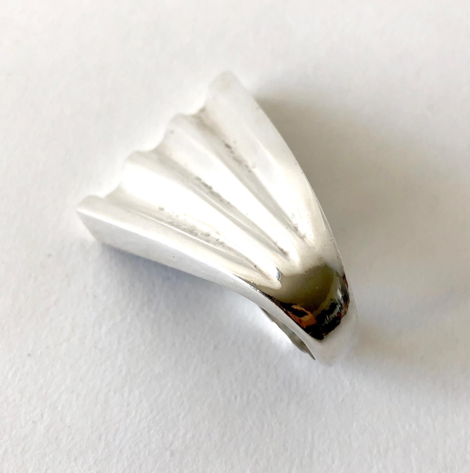 Patricia Von Musulin Sterling Silver Modernist Winged Ring In Good Condition For Sale In Palm Springs, CA