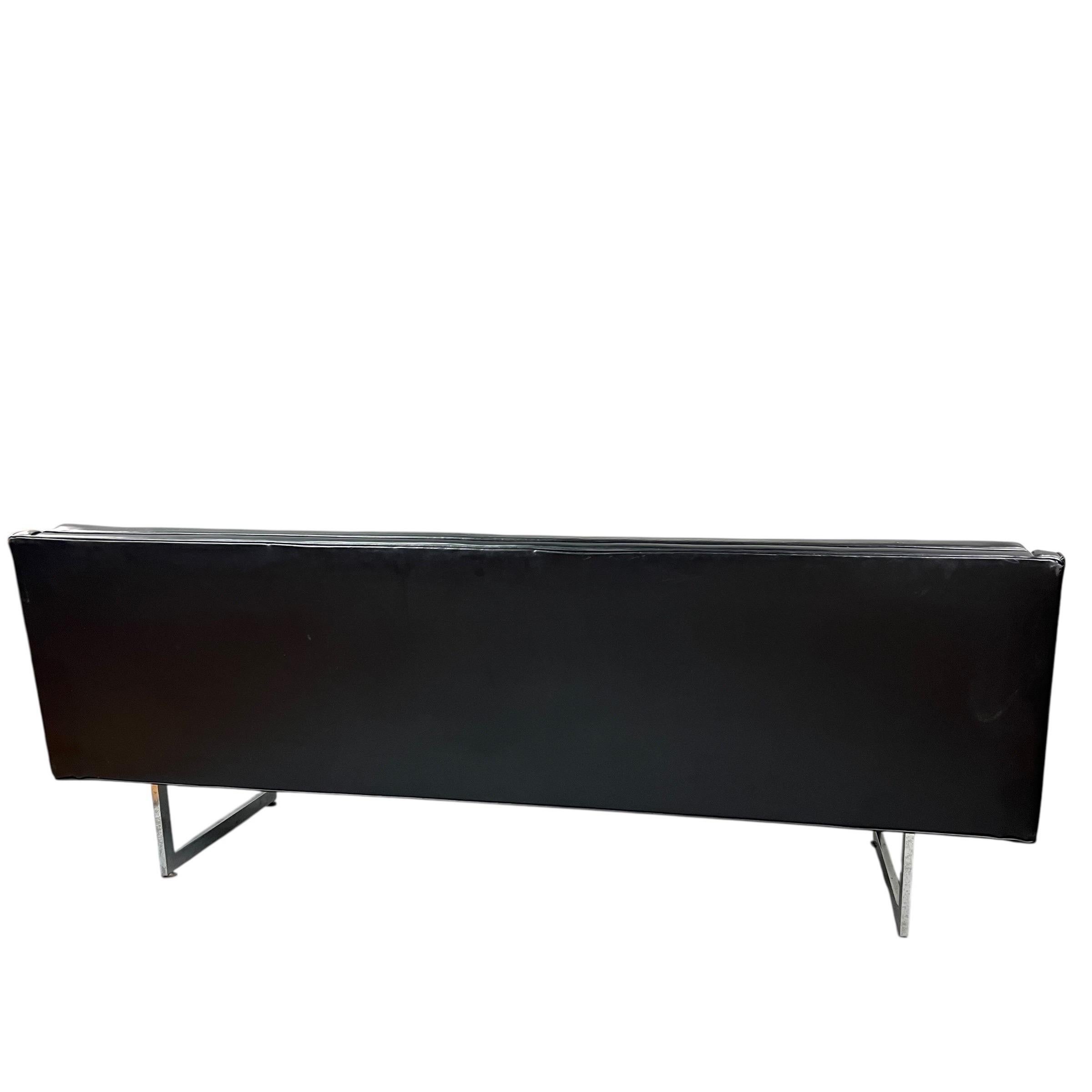 Patrician Furniture Company Sofá Cromado de Pata de Gallo Acolchado Otro en venta
