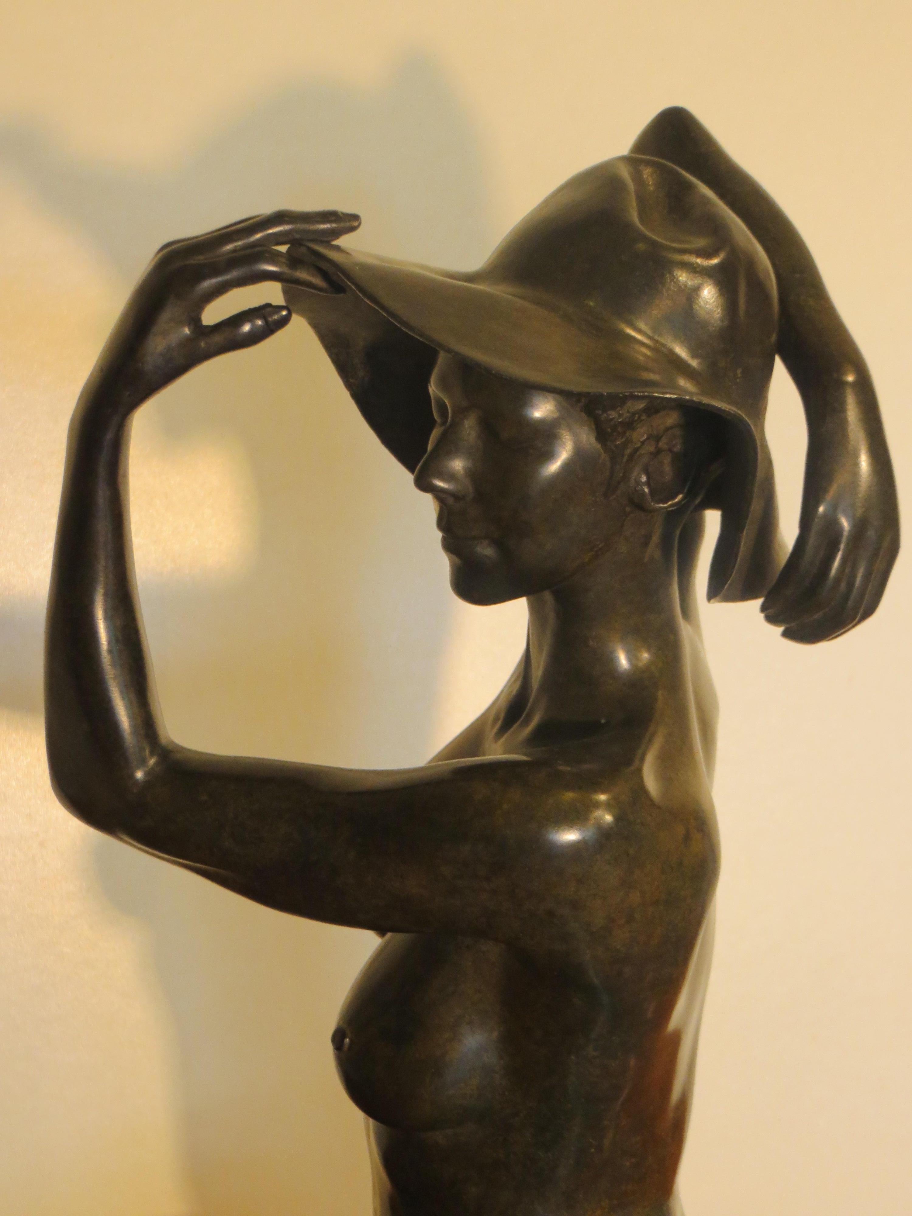Bérangère with a Hat - Gold Nude Sculpture by Patrick Brun