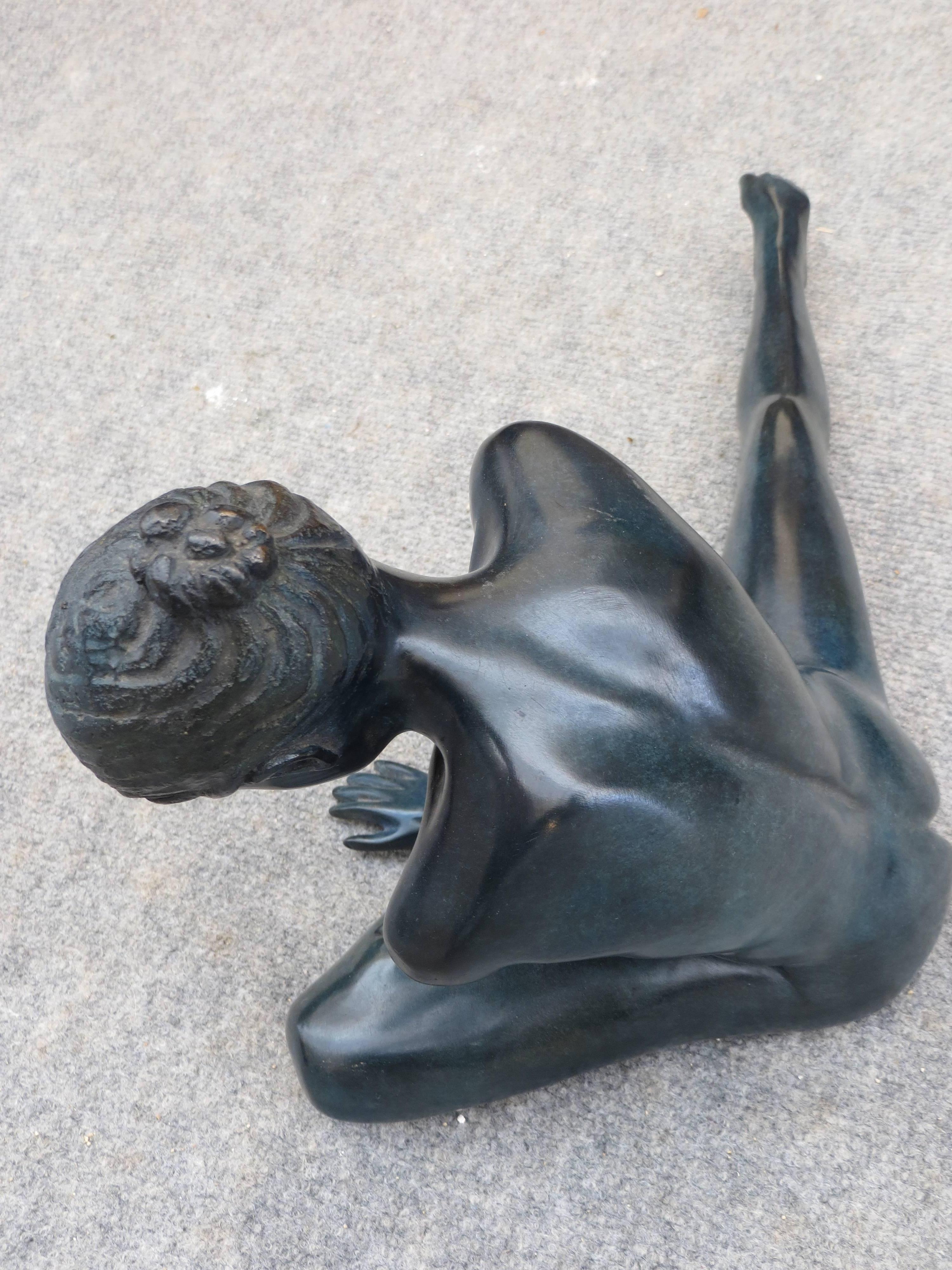 Irina Grande   Brecha  - Figurative Sculpture Oro de Patrick Brun