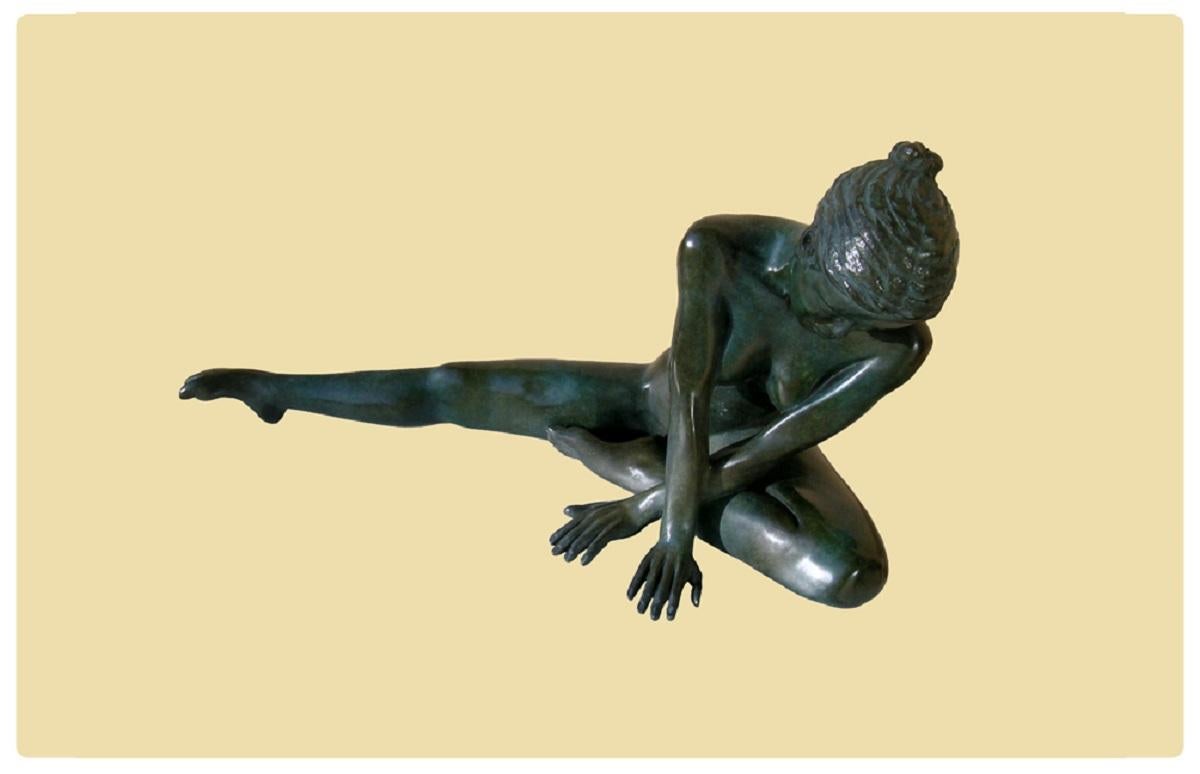 Patrick Brun Figurative Sculpture – Irina Groß   Gap 