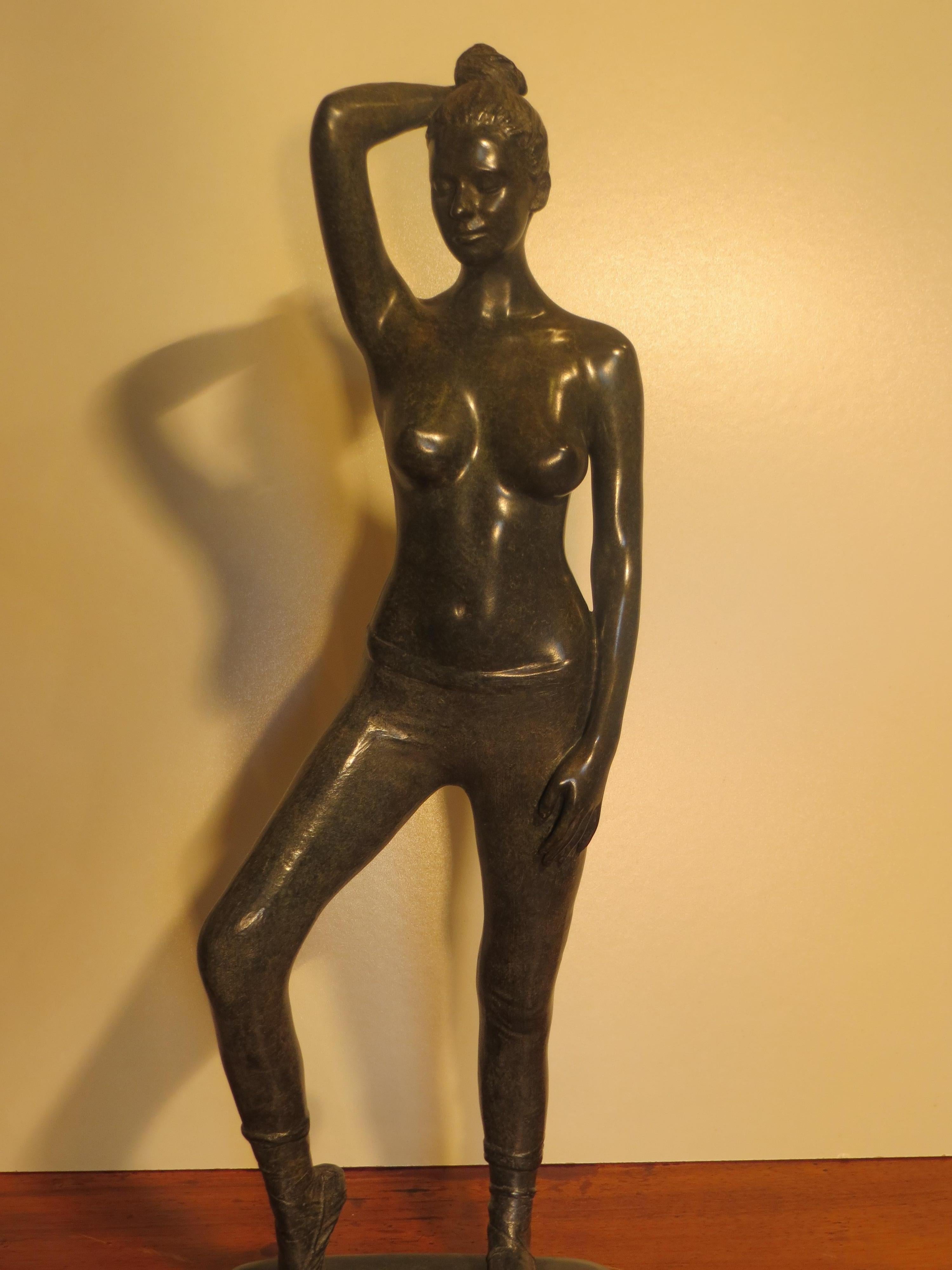 Poiting Dancer by Patrick Brun For Sale 2