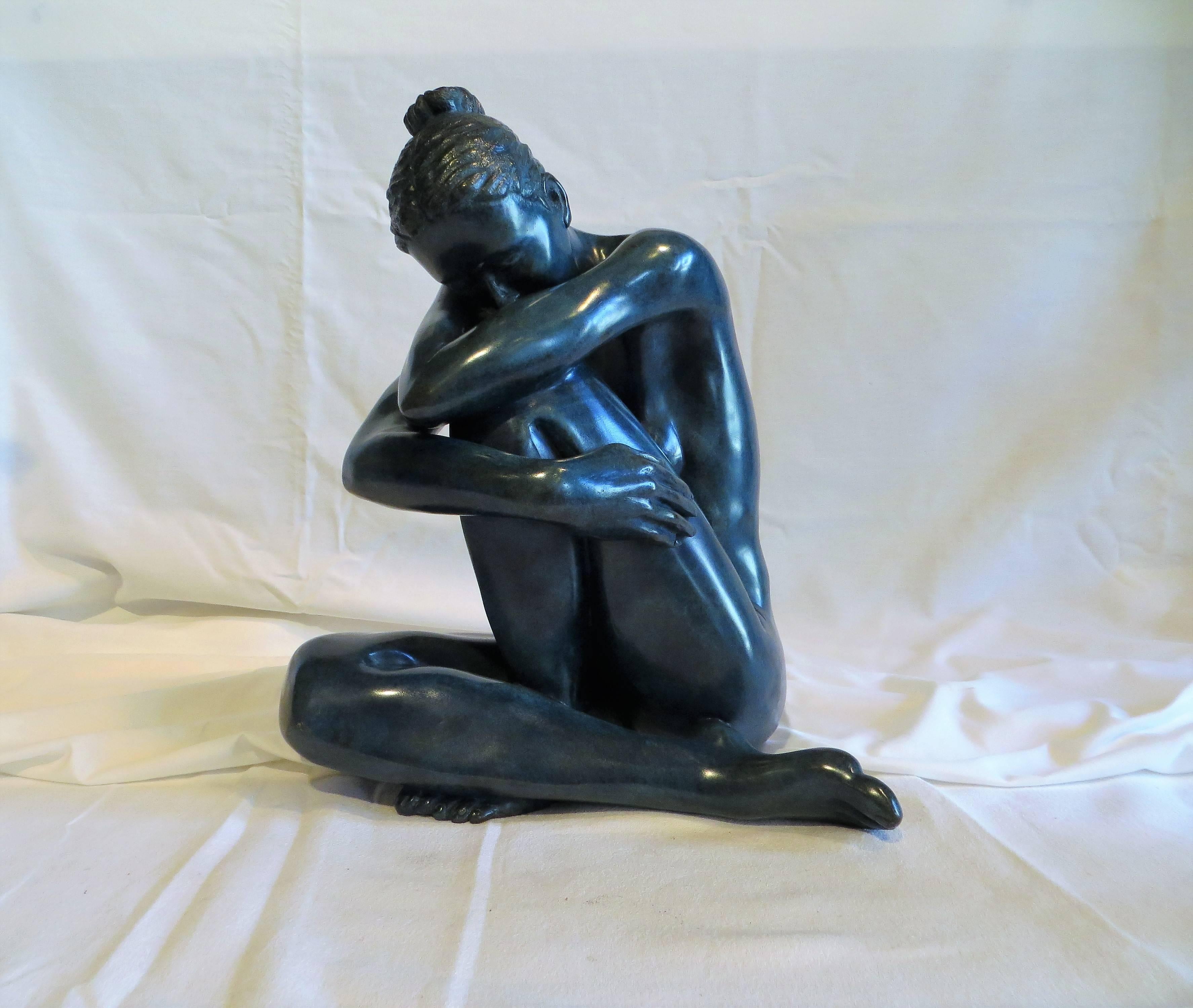 Sabrina est une oeuvre de créateur - Or Figurative Sculpture par Patrick Brun