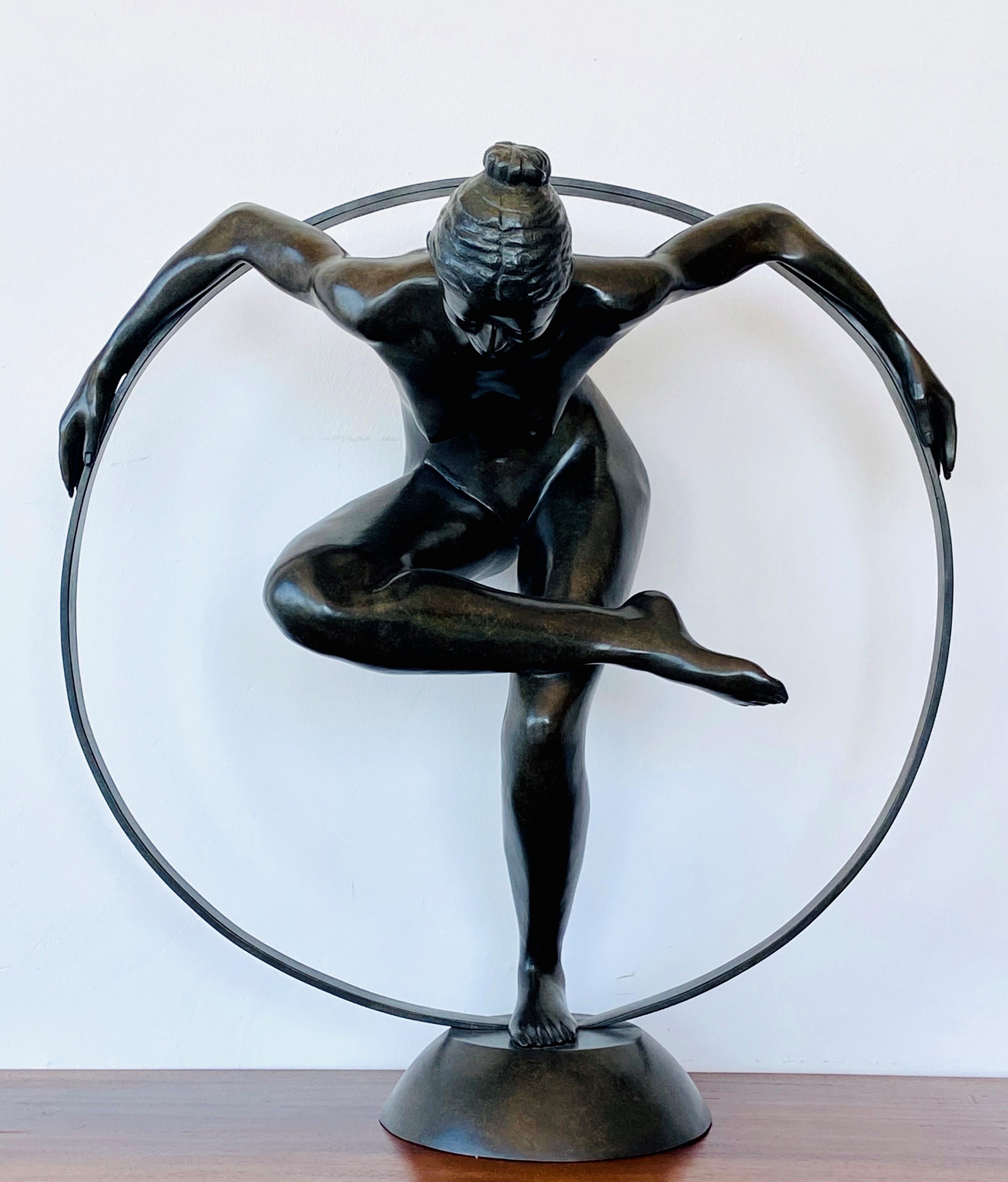 Patrick Brun Figurative Sculpture – Abheben