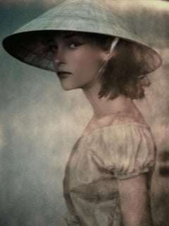 Femme, visage romantique, chapeau, Innocence envoûtante, 2000