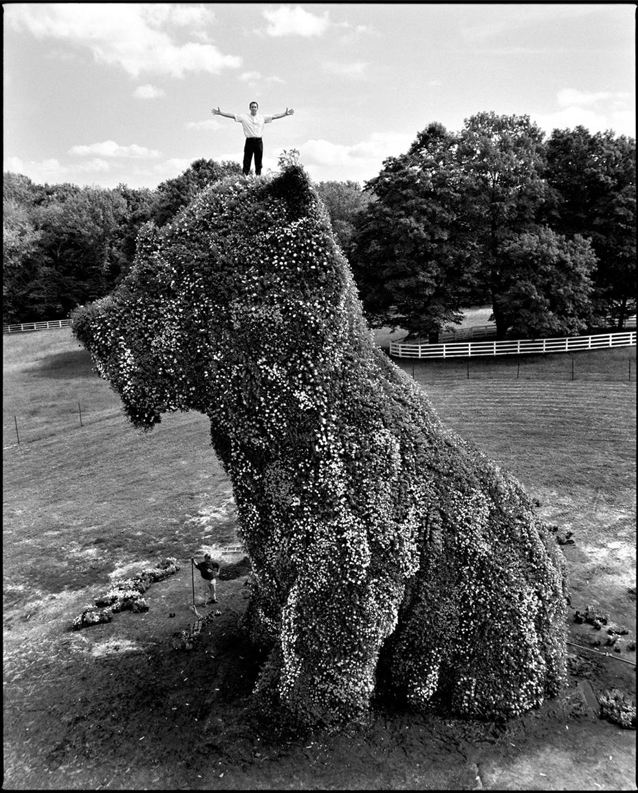 Jeff Koons, Connecticut, June, 2001 - Photograph by Patrick Demarchelier