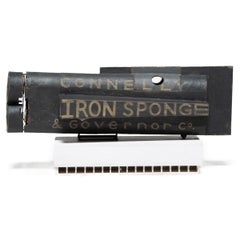 "Auto con spugna di ferro", scultura a tecnica mista, 2019