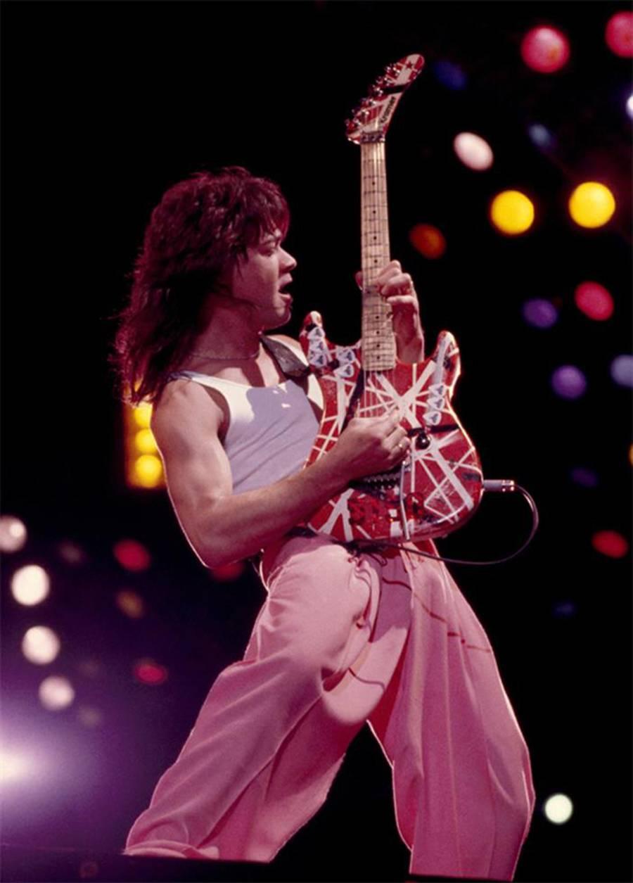 Patrick Harbron Color Photograph – Eddie Van Halen, 1986