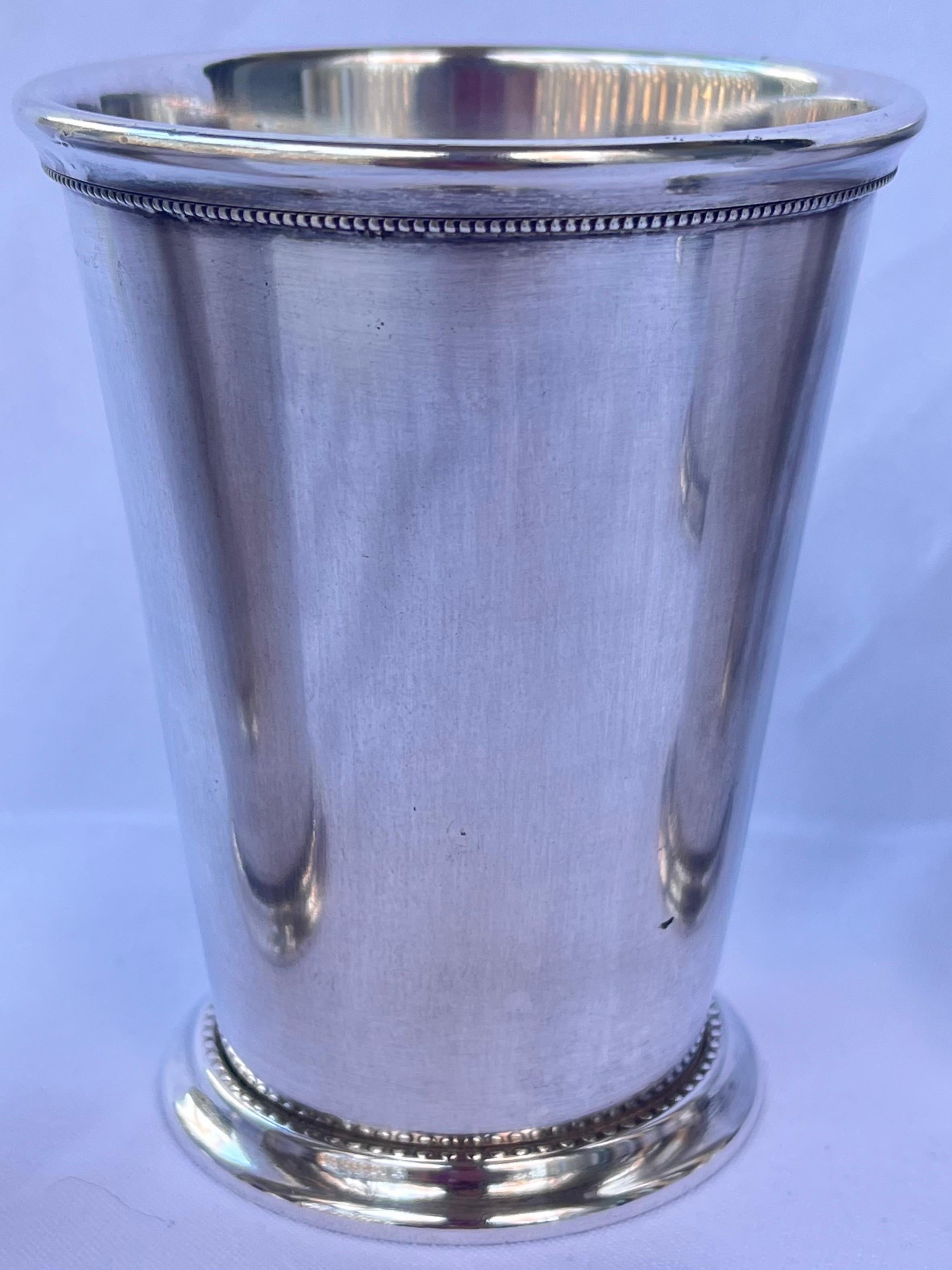 20ième siècle Patrick Henry Italian Mint Julep, tasses en métal argenté, gobelets, gobelets perlés, ensemble 5