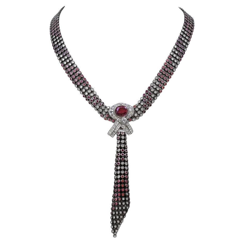 Collar de zafiro, rubí y diamantes en oro ennegrecido de 18 quilates Patrick Mauboussin en venta