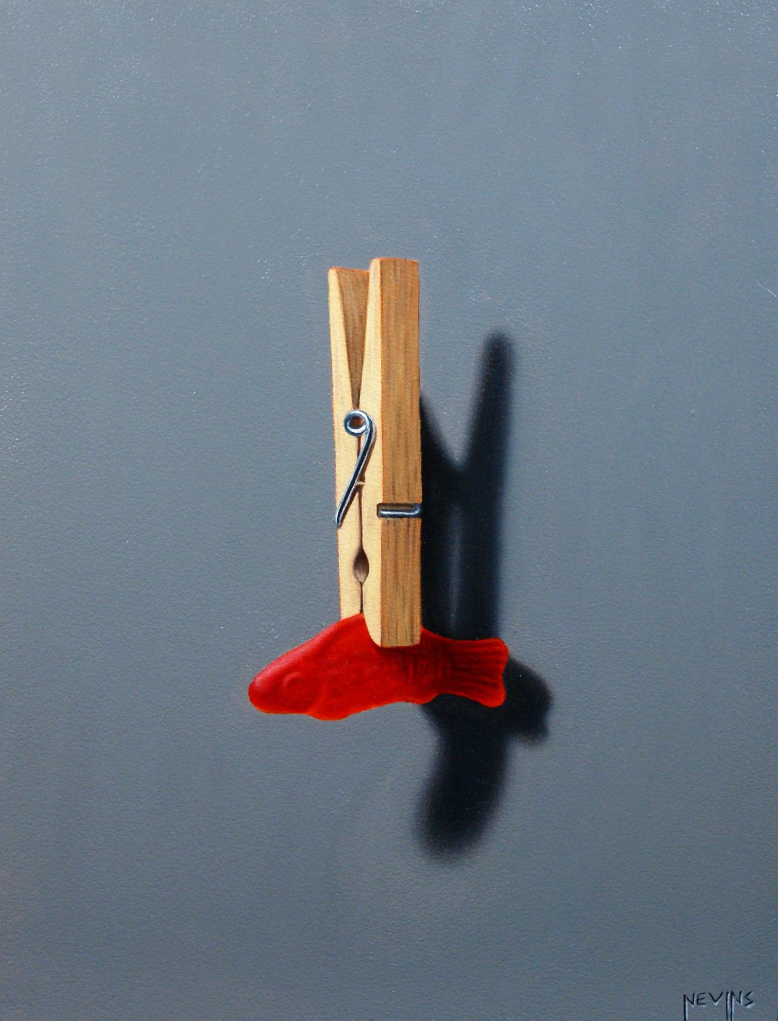 Patrick Nevins (Charleston, SC, USA) "Smells Fishy" è un dipinto a olio originale fatto a mano che raffigura una molletta sospesa che stringe un pesce gommoso rosso. Il pezzo è incorniciato e pronto per essere appeso. 

Informazioni sull'artista: