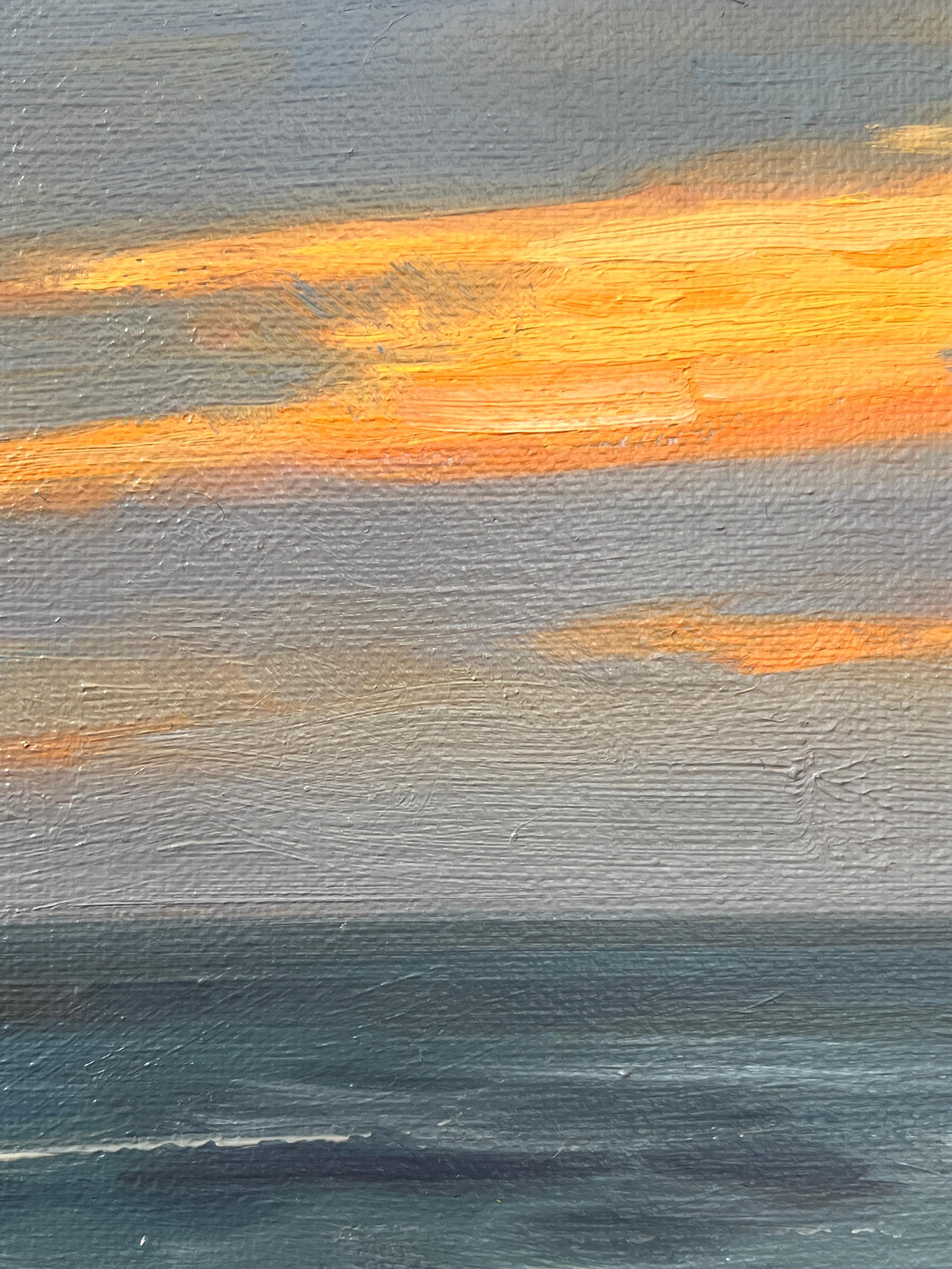 Atardecer frente a la costa es un óleo original sobre lienzo de lino. Está enmarcada en un marco negro con labio dorado y mide en total, aproximadamente, 25x35 pulgadas.

Desde que era un niño, Patrick Okrasinski (n. 1996)  tenía un ojo puesto en el