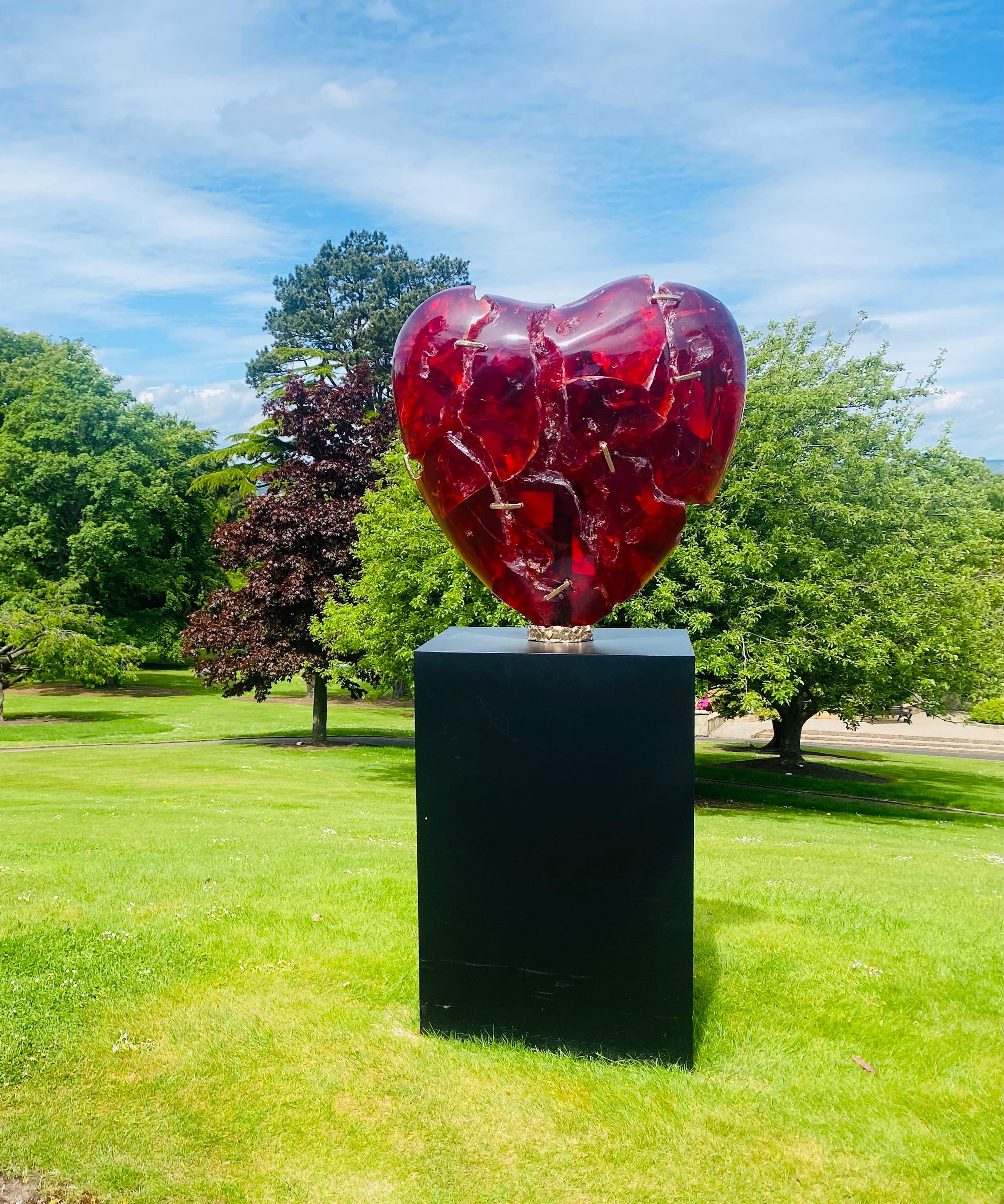 Coeur brisé - Sculpture de Patrick O'Reilly